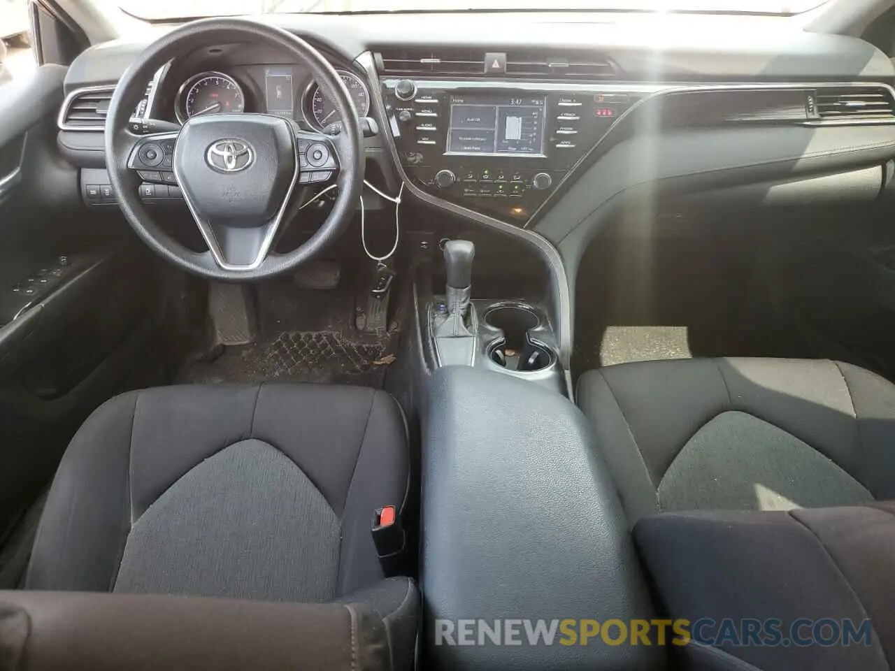 8 fotografías del automóvil dañado 4T1B11HK6KU817630 TOYOTA CAMRY 2019