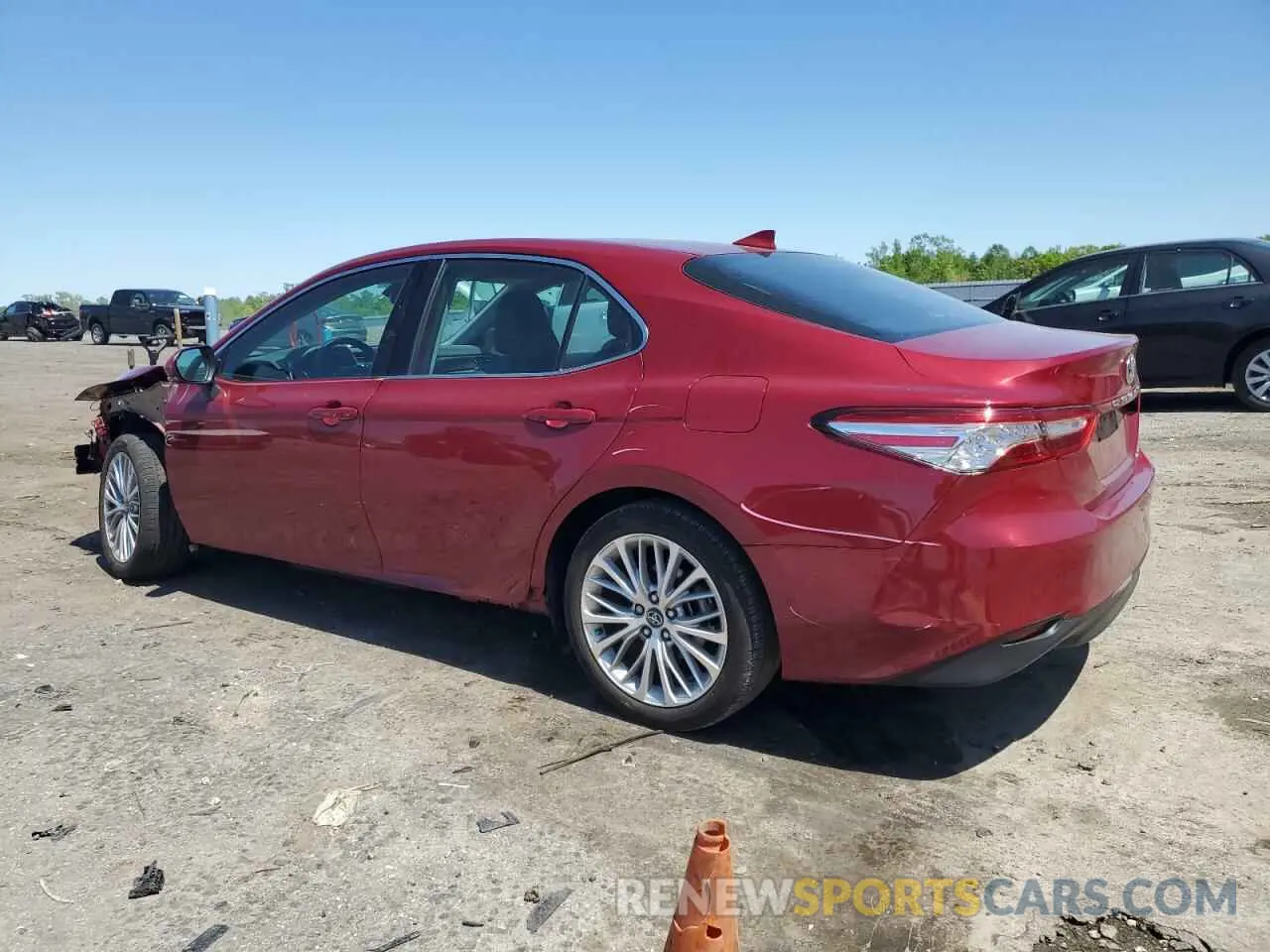 2 fotografías del automóvil dañado 4T1B11HK6KU822634 TOYOTA CAMRY 2019