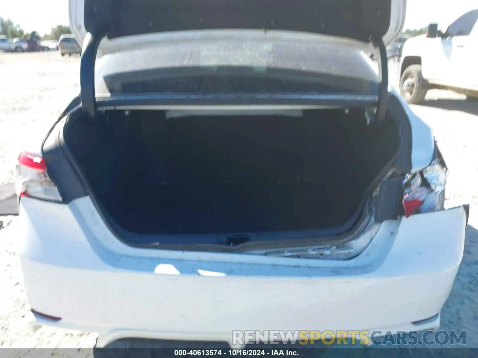 16 fotografías del automóvil dañado 4T1B11HK6KU823783 TOYOTA CAMRY 2019