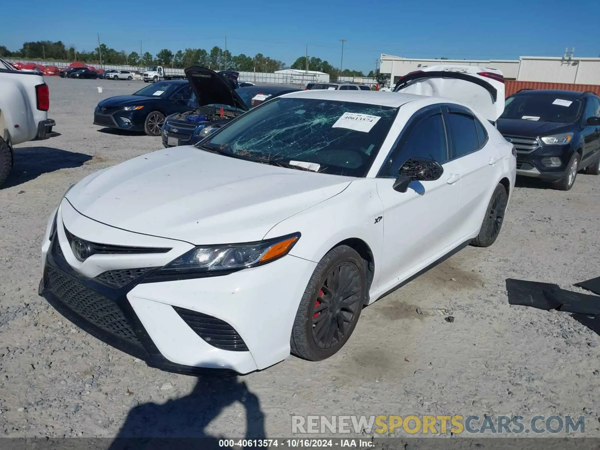 2 fotografías del automóvil dañado 4T1B11HK6KU823783 TOYOTA CAMRY 2019