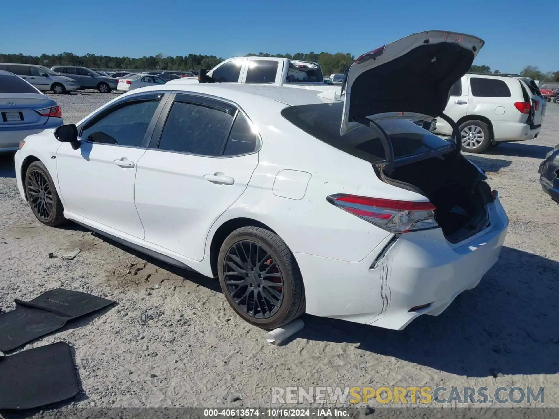 3 fotografías del automóvil dañado 4T1B11HK6KU823783 TOYOTA CAMRY 2019