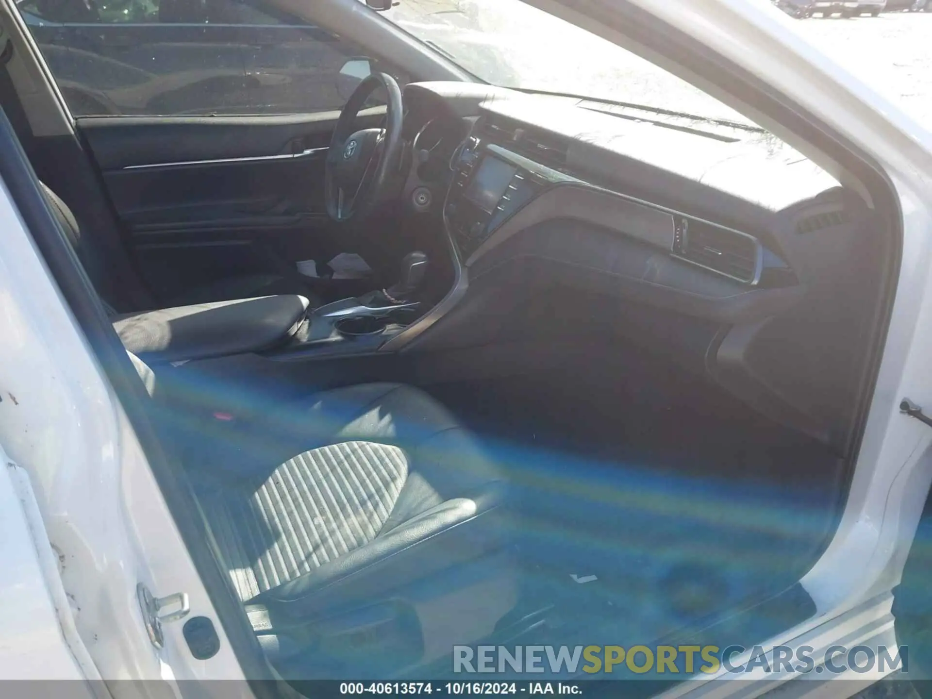 5 fotografías del automóvil dañado 4T1B11HK6KU823783 TOYOTA CAMRY 2019