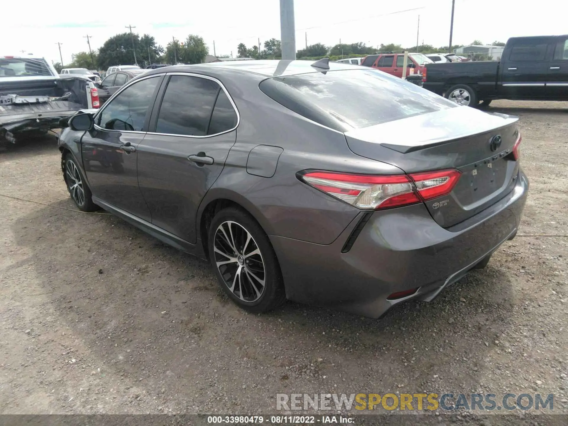 3 fotografías del automóvil dañado 4T1B11HK6KU837411 TOYOTA CAMRY 2019