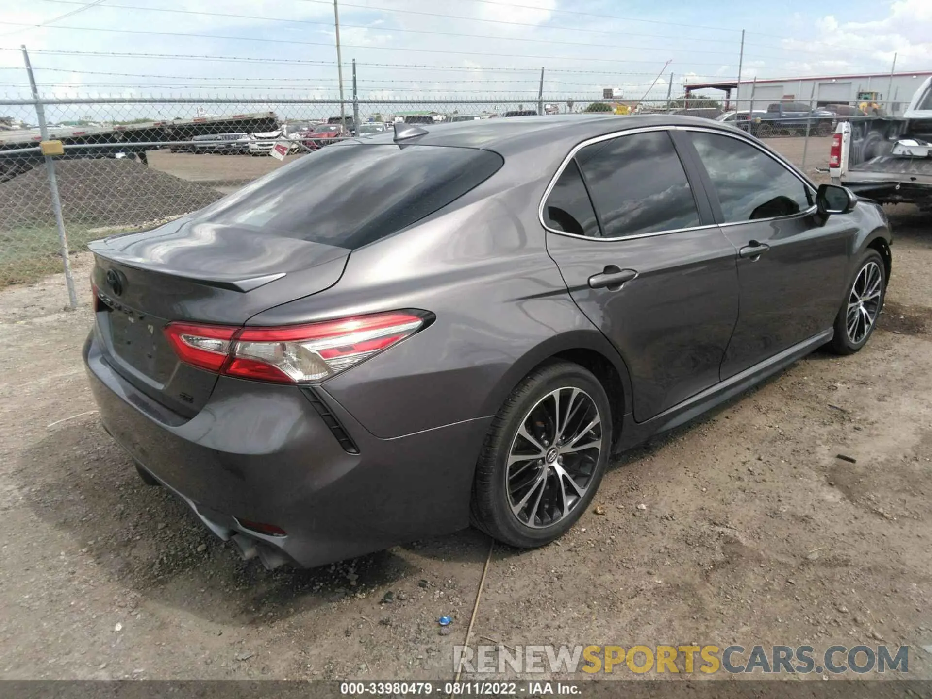 4 fotografías del automóvil dañado 4T1B11HK6KU837411 TOYOTA CAMRY 2019