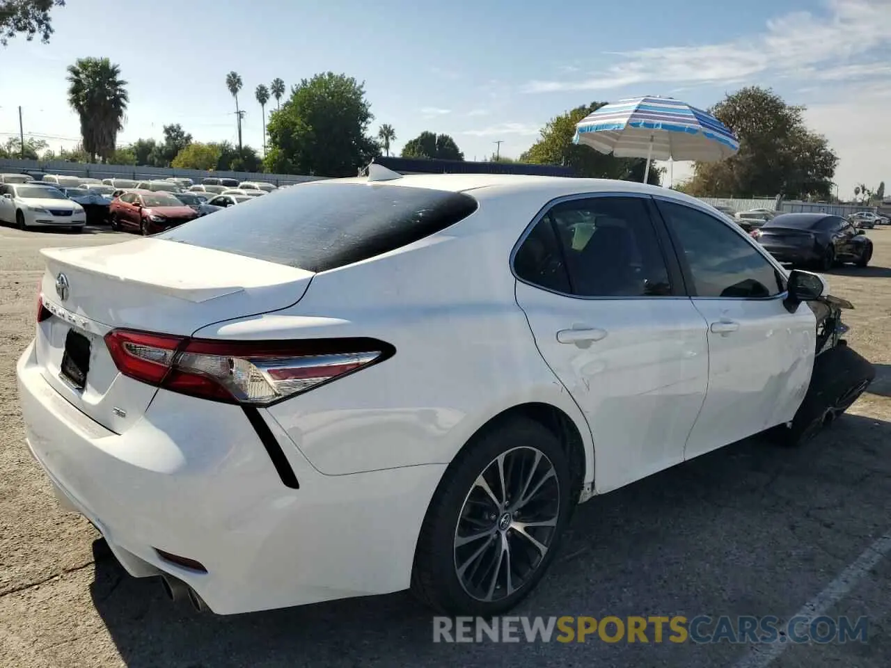 3 fotografías del automóvil dañado 4T1B11HK6KU841118 TOYOTA CAMRY 2019
