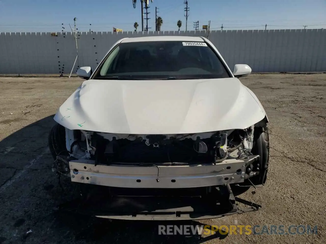 5 fotografías del automóvil dañado 4T1B11HK6KU841118 TOYOTA CAMRY 2019
