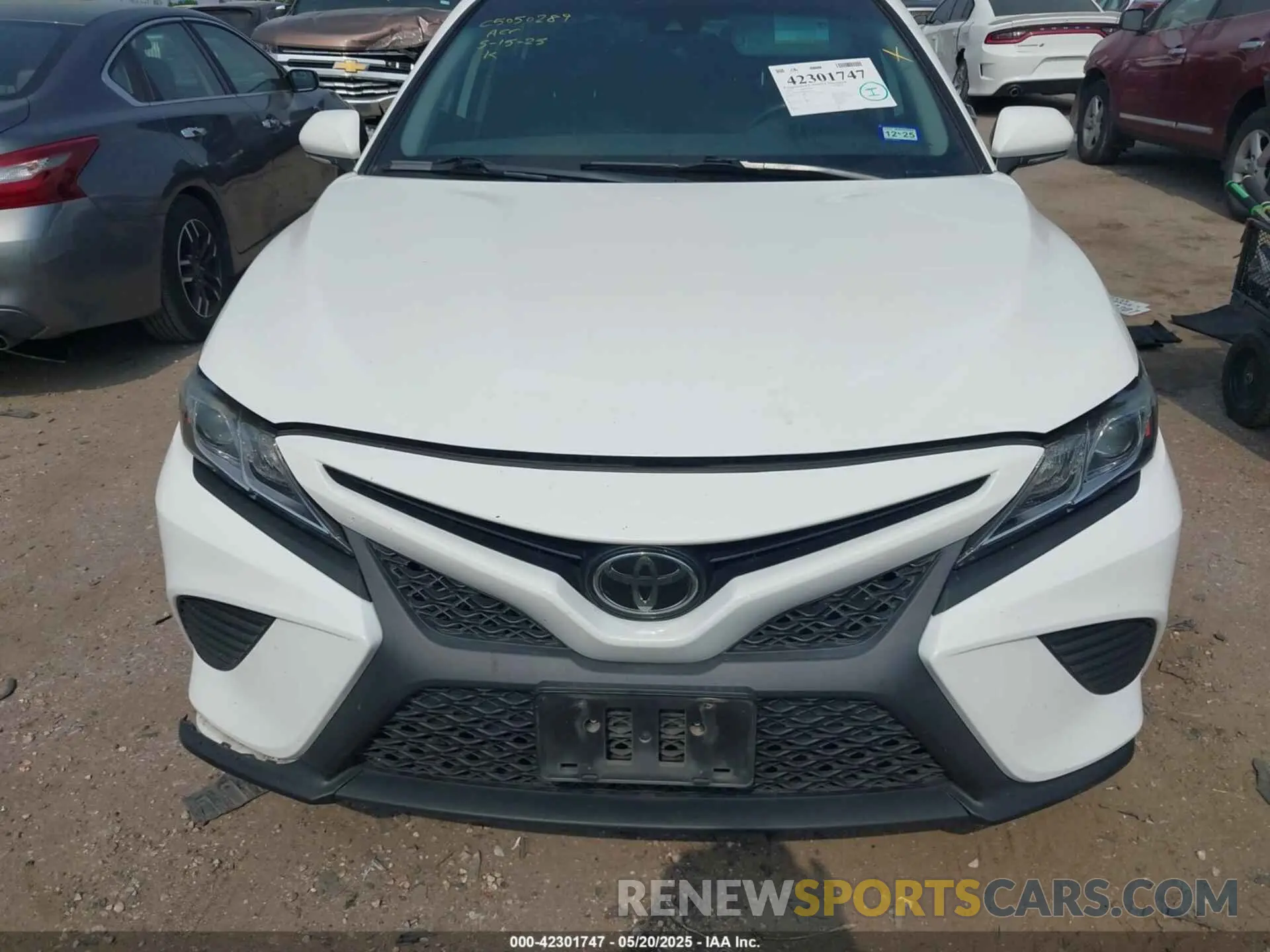 12 fotografías del automóvil dañado 4T1B11HK6KU847730 TOYOTA CAMRY 2019