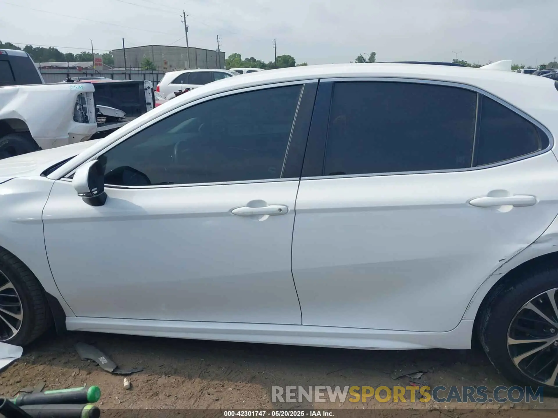 14 fotografías del automóvil dañado 4T1B11HK6KU847730 TOYOTA CAMRY 2019