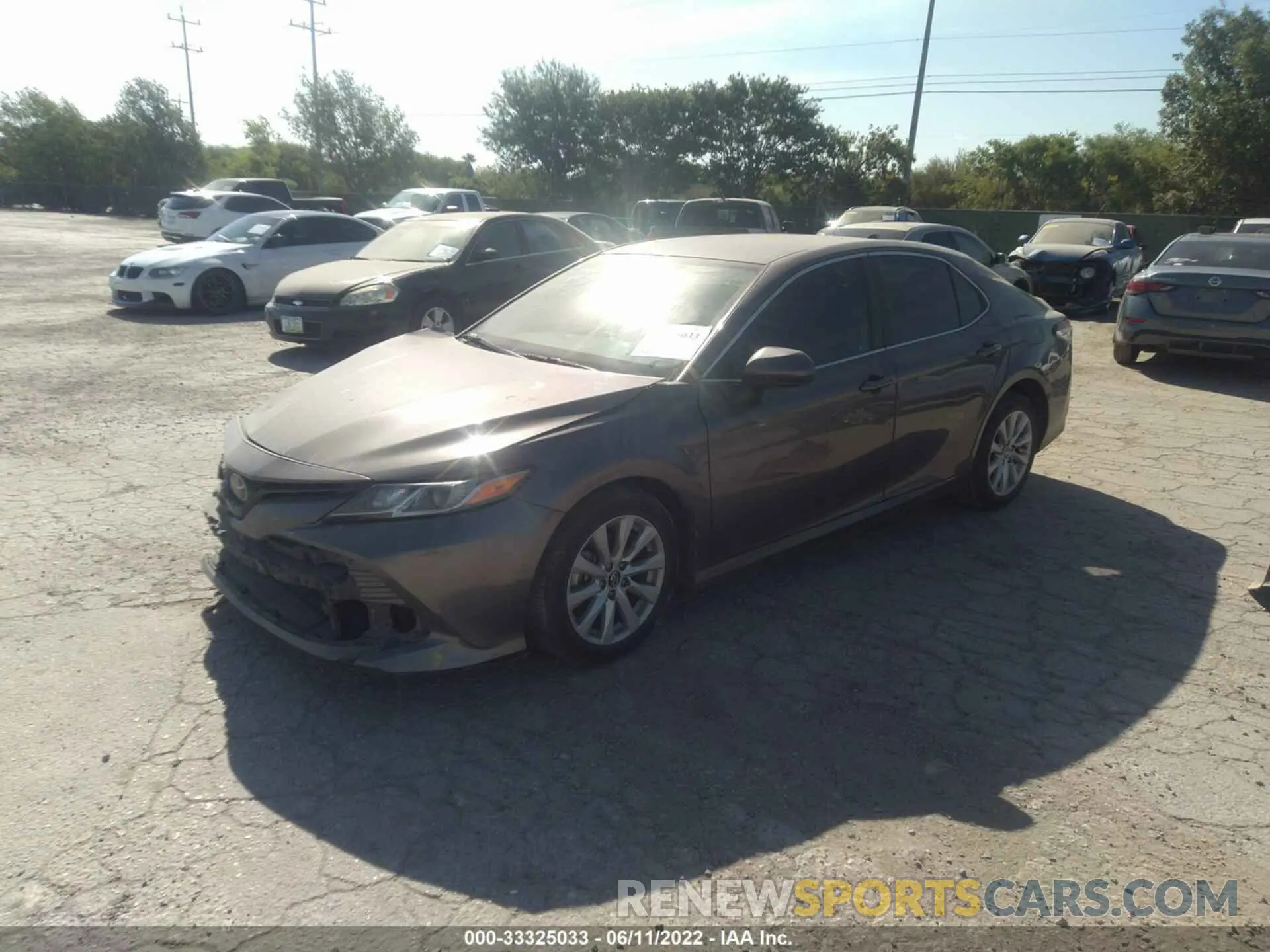 2 fotografías del automóvil dañado 4T1B11HK6KU855570 TOYOTA CAMRY 2019