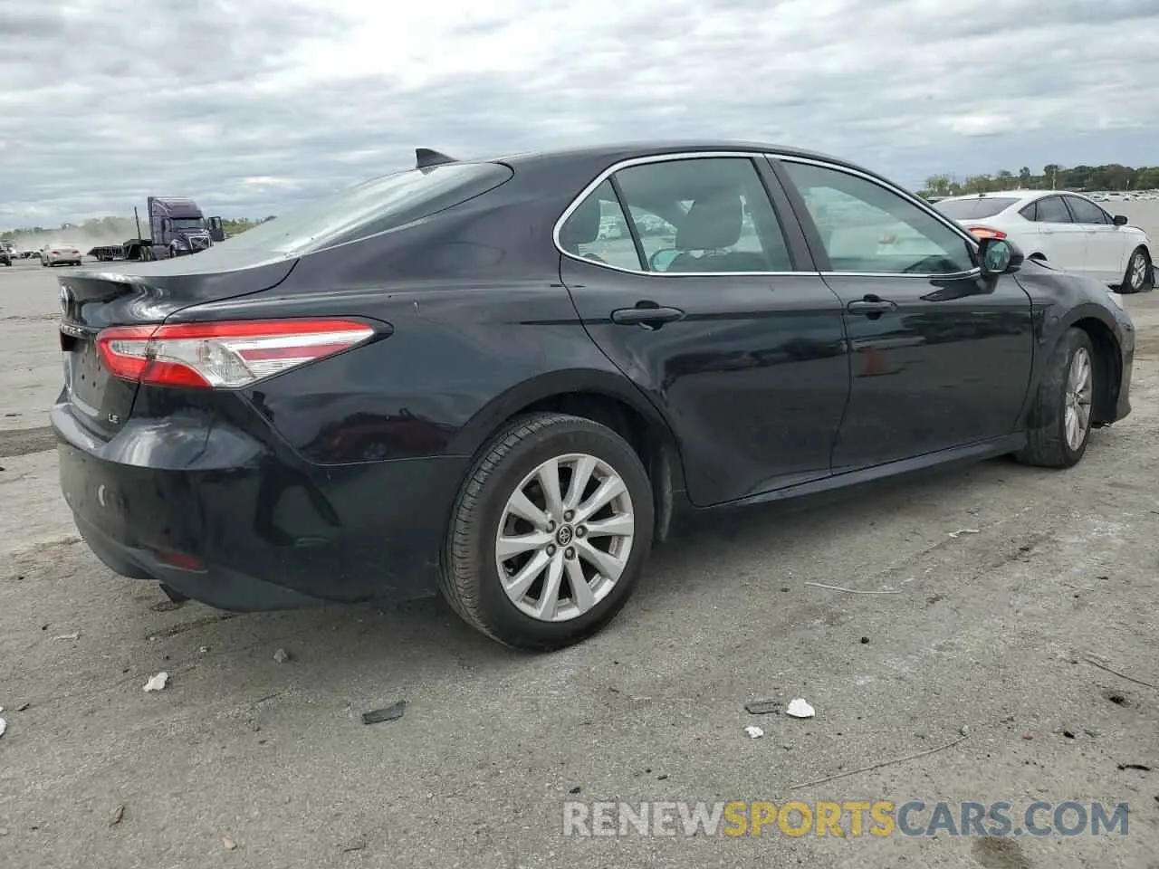3 fotografías del automóvil dañado 4T1B11HK7KU172258 TOYOTA CAMRY 2019