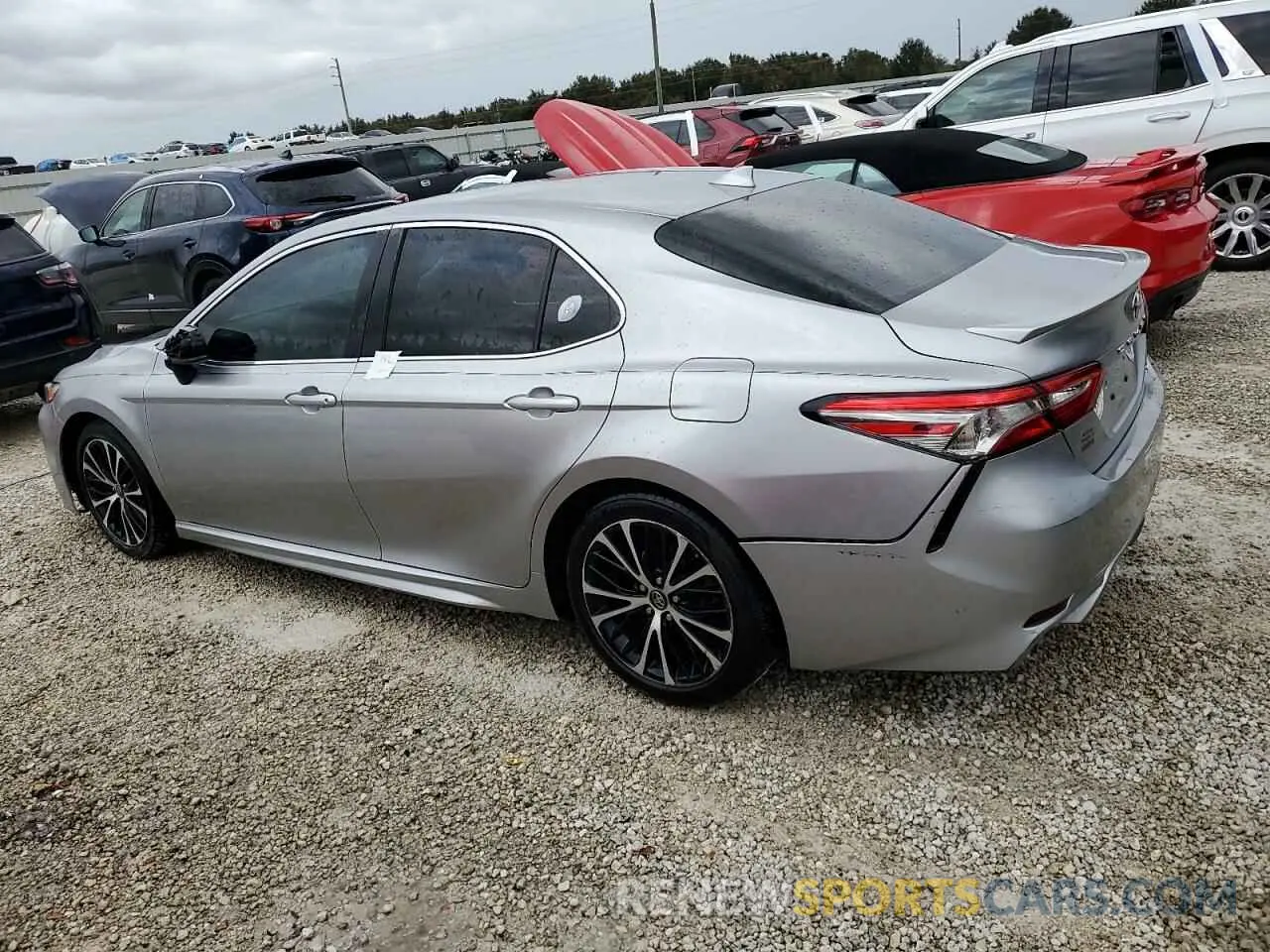2 fotografías del automóvil dañado 4T1B11HK7KU189366 TOYOTA CAMRY 2019