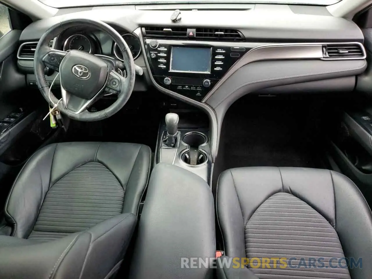 8 fotografías del automóvil dañado 4T1B11HK7KU189366 TOYOTA CAMRY 2019