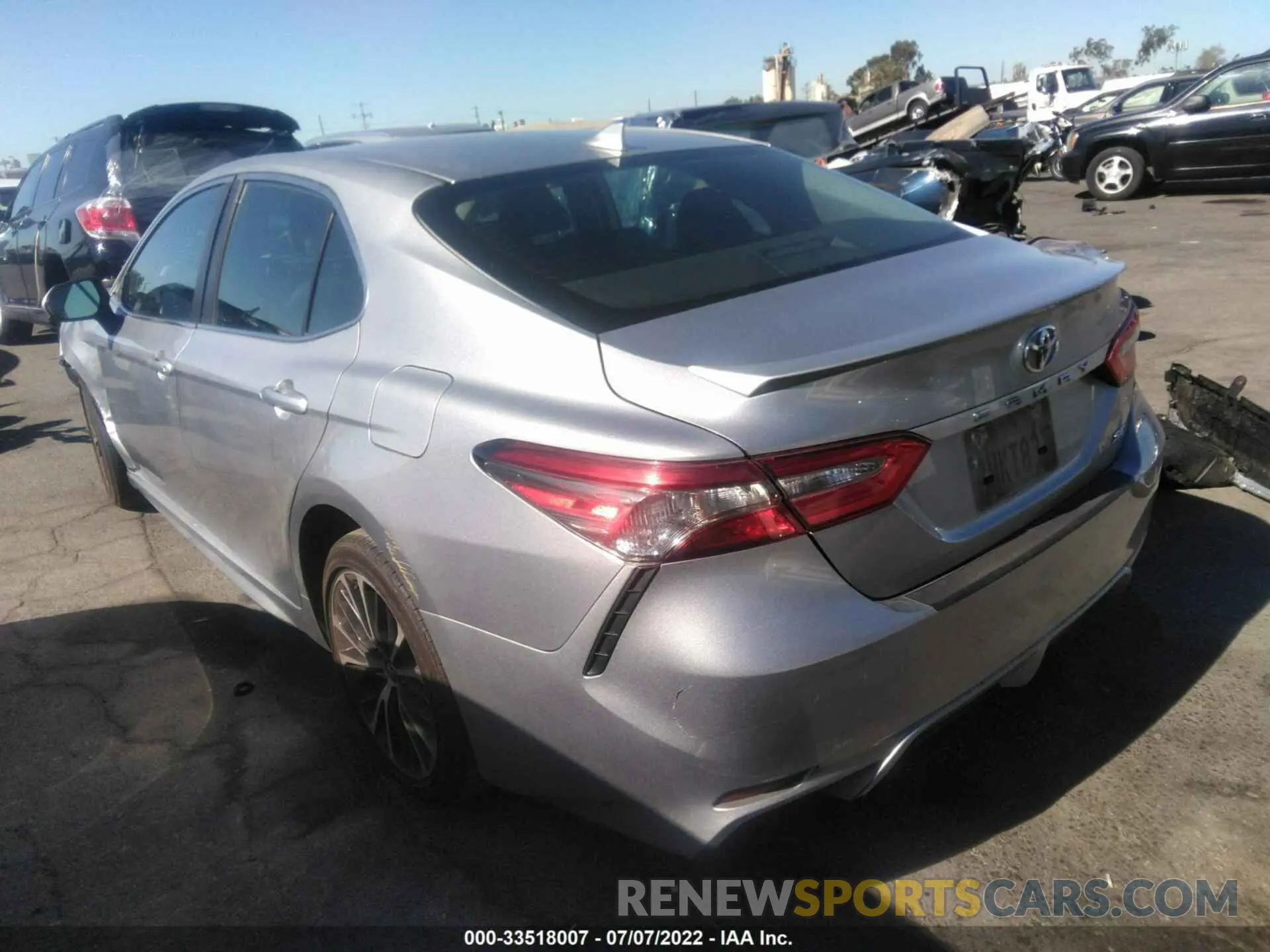 3 fotografías del automóvil dañado 4T1B11HK7KU189691 TOYOTA CAMRY 2019
