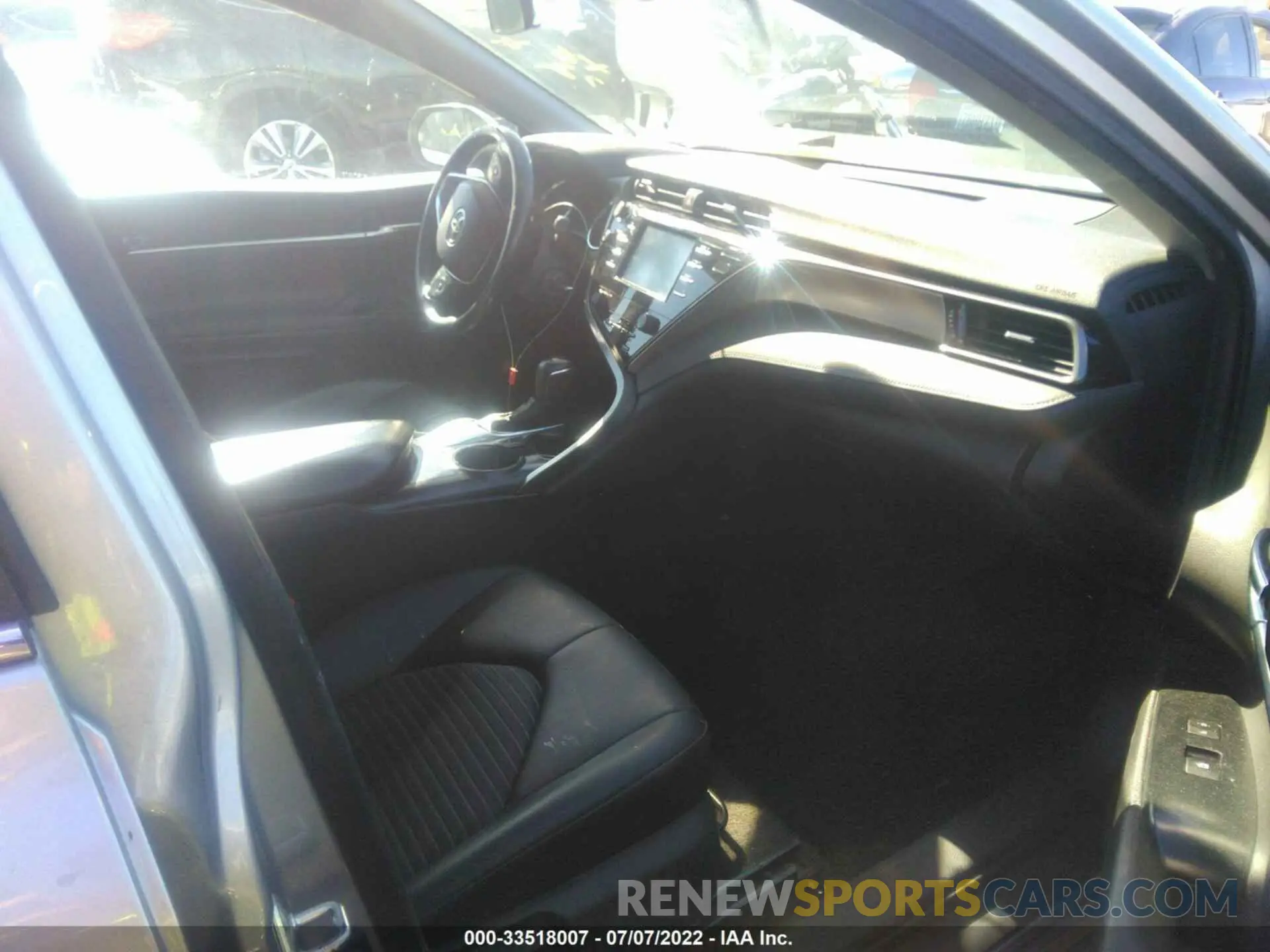 5 fotografías del automóvil dañado 4T1B11HK7KU189691 TOYOTA CAMRY 2019