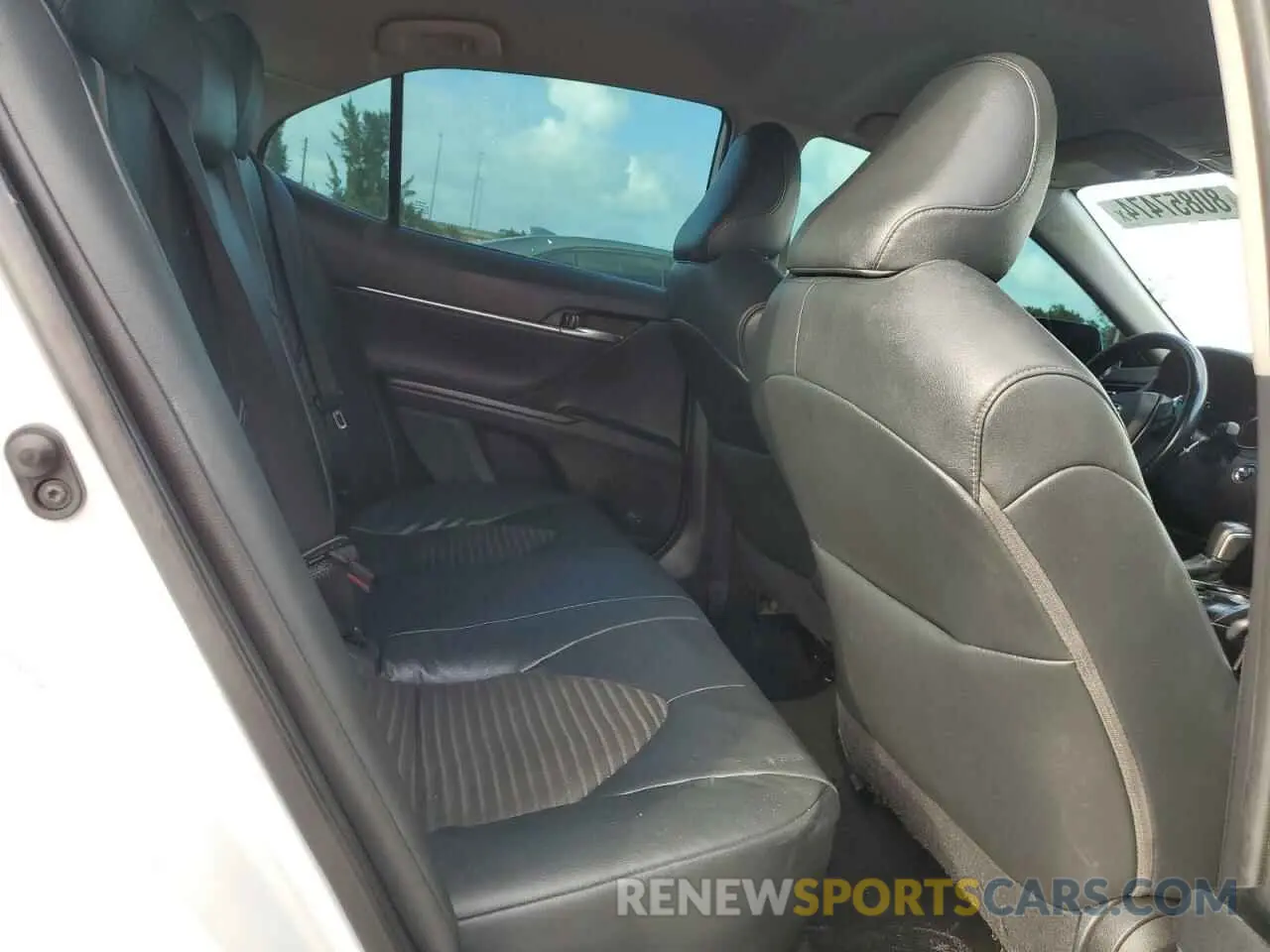 10 fotografías del automóvil dañado 4T1B11HK7KU199217 TOYOTA CAMRY 2019