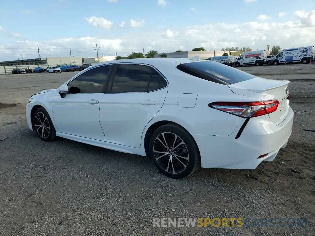 2 fotografías del automóvil dañado 4T1B11HK7KU199217 TOYOTA CAMRY 2019