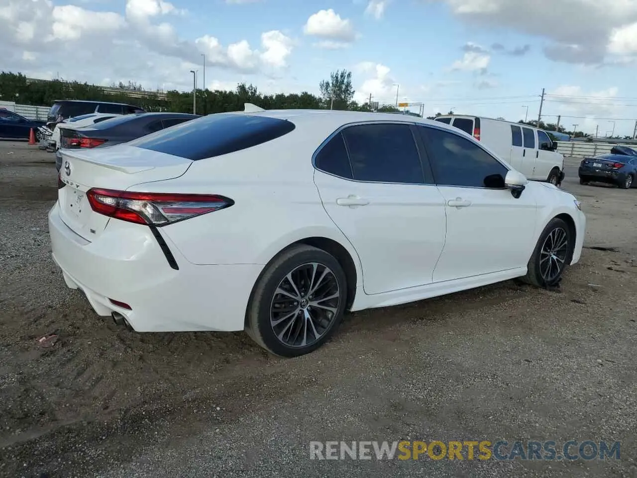 3 fotografías del automóvil dañado 4T1B11HK7KU199217 TOYOTA CAMRY 2019