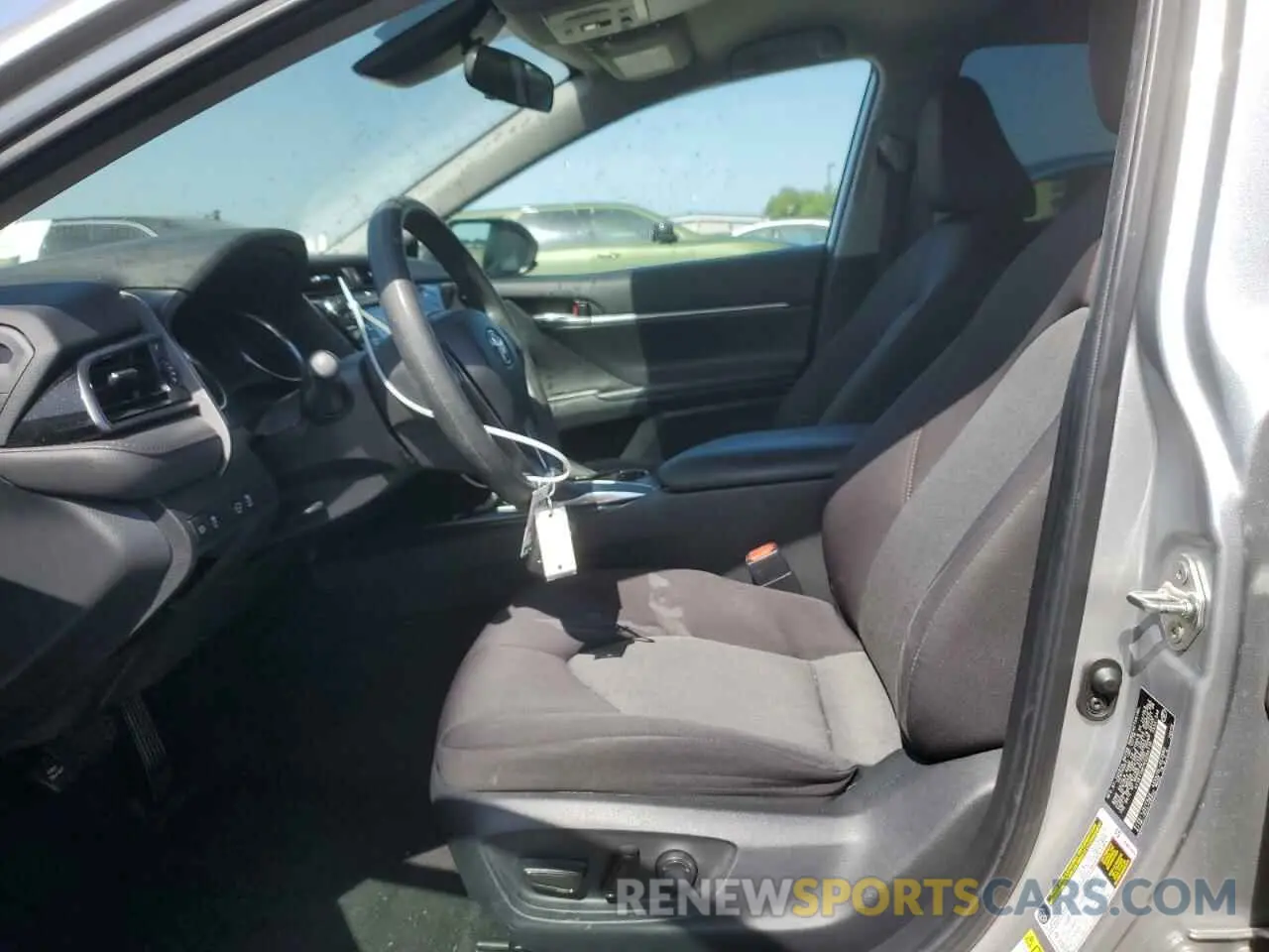 7 fotografías del automóvil dañado 4T1B11HK7KU200110 TOYOTA CAMRY 2019