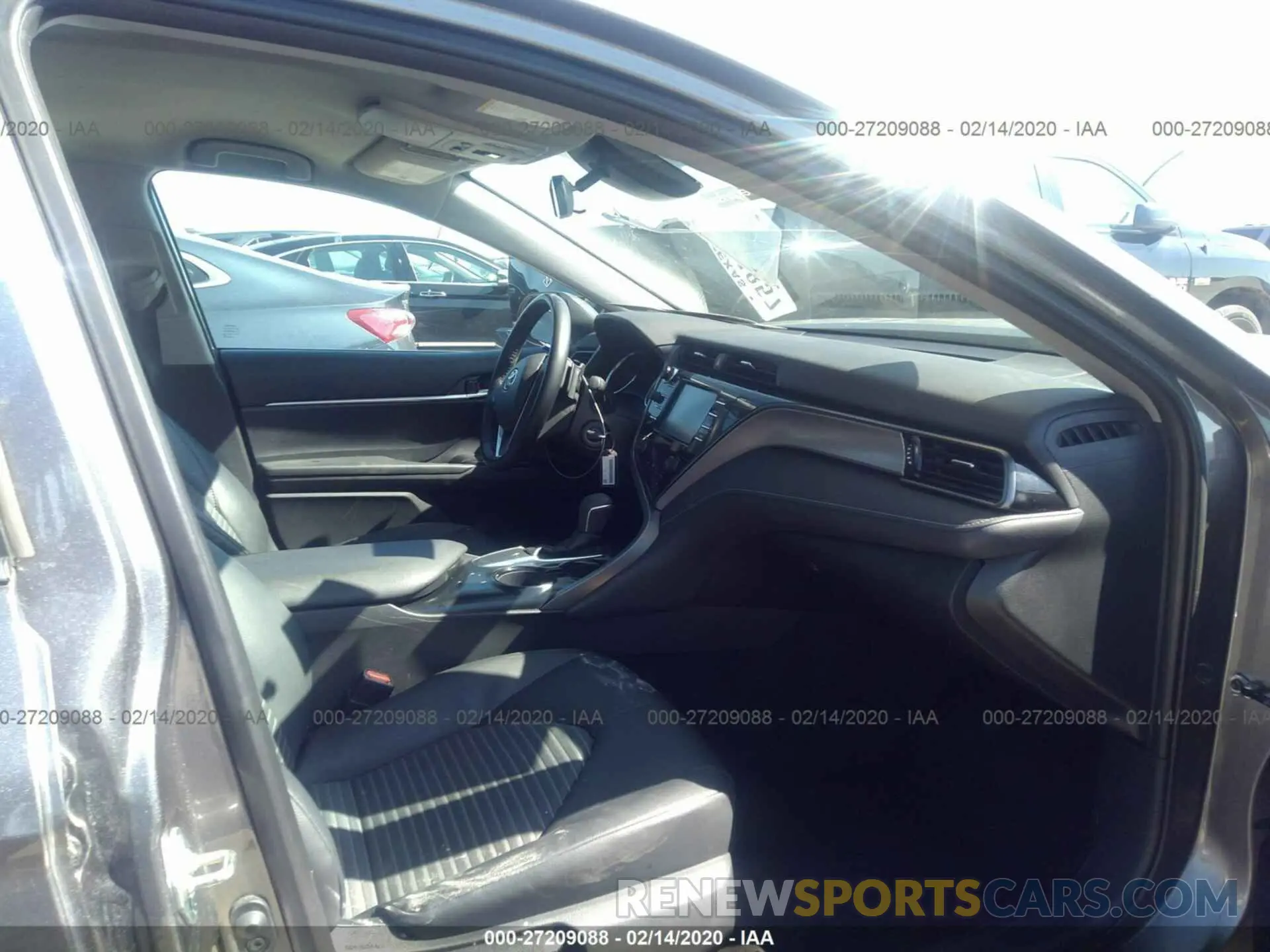 5 fotografías del automóvil dañado 4T1B11HK7KU206201 TOYOTA CAMRY 2019
