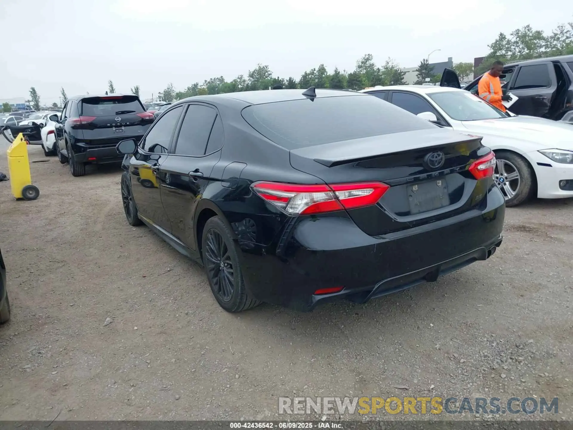 3 fotografías del automóvil dañado 4T1B11HK7KU210863 TOYOTA CAMRY 2019