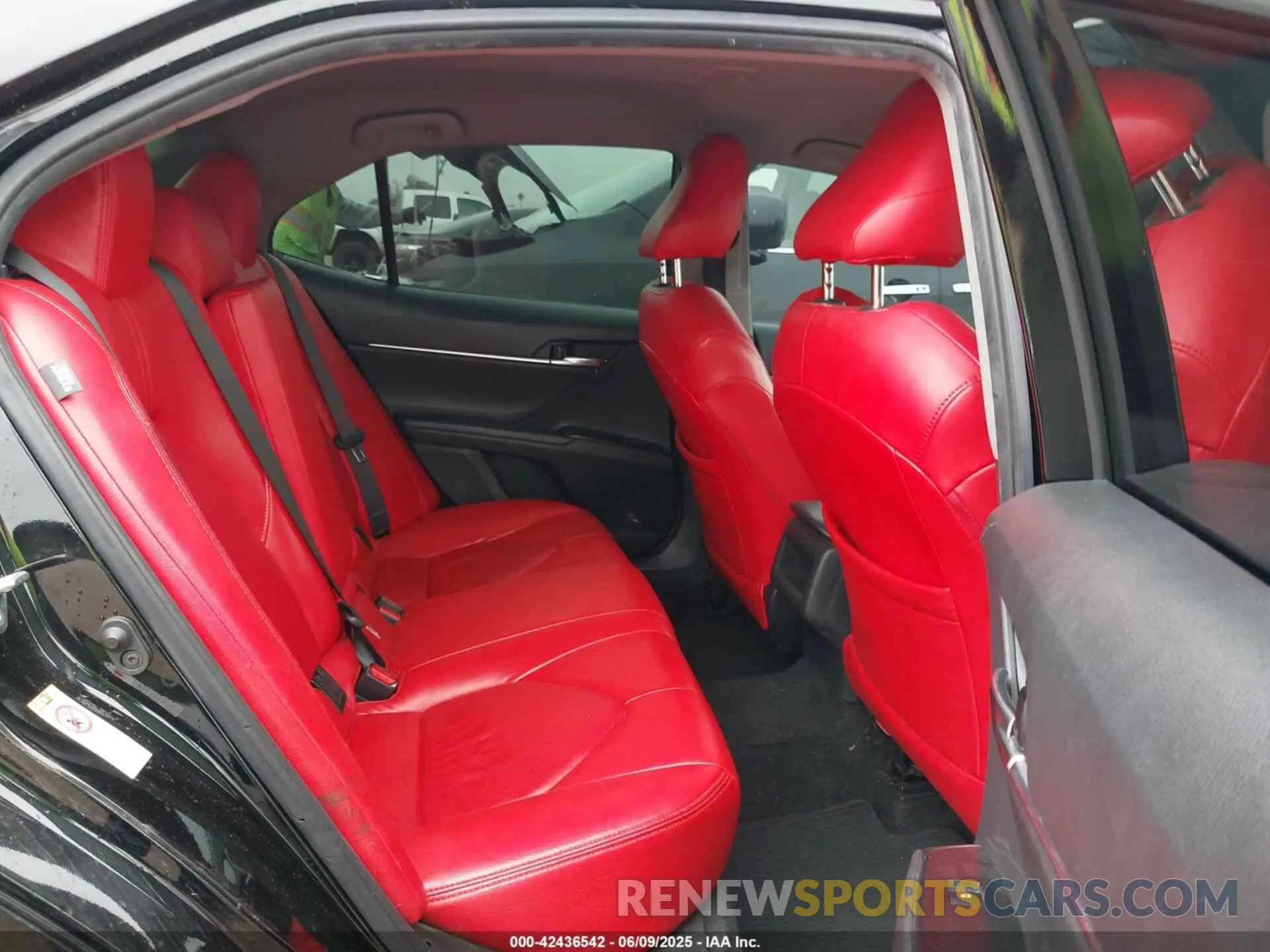 8 fotografías del automóvil dañado 4T1B11HK7KU210863 TOYOTA CAMRY 2019