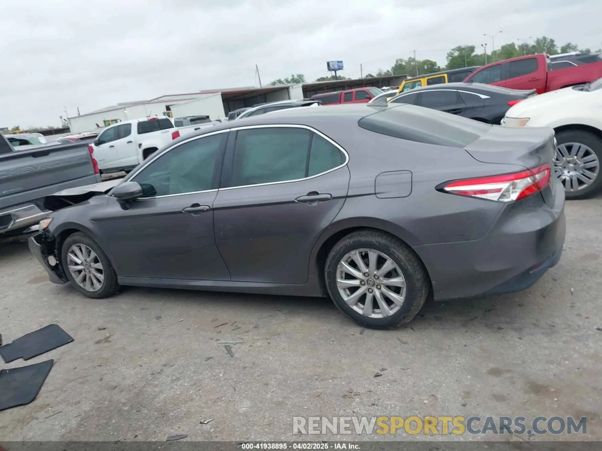 14 fotografías del automóvil dañado 4T1B11HK7KU212239 TOYOTA CAMRY 2019