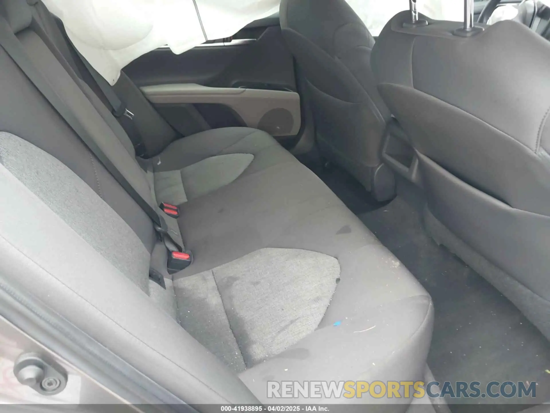 8 fotografías del automóvil dañado 4T1B11HK7KU212239 TOYOTA CAMRY 2019