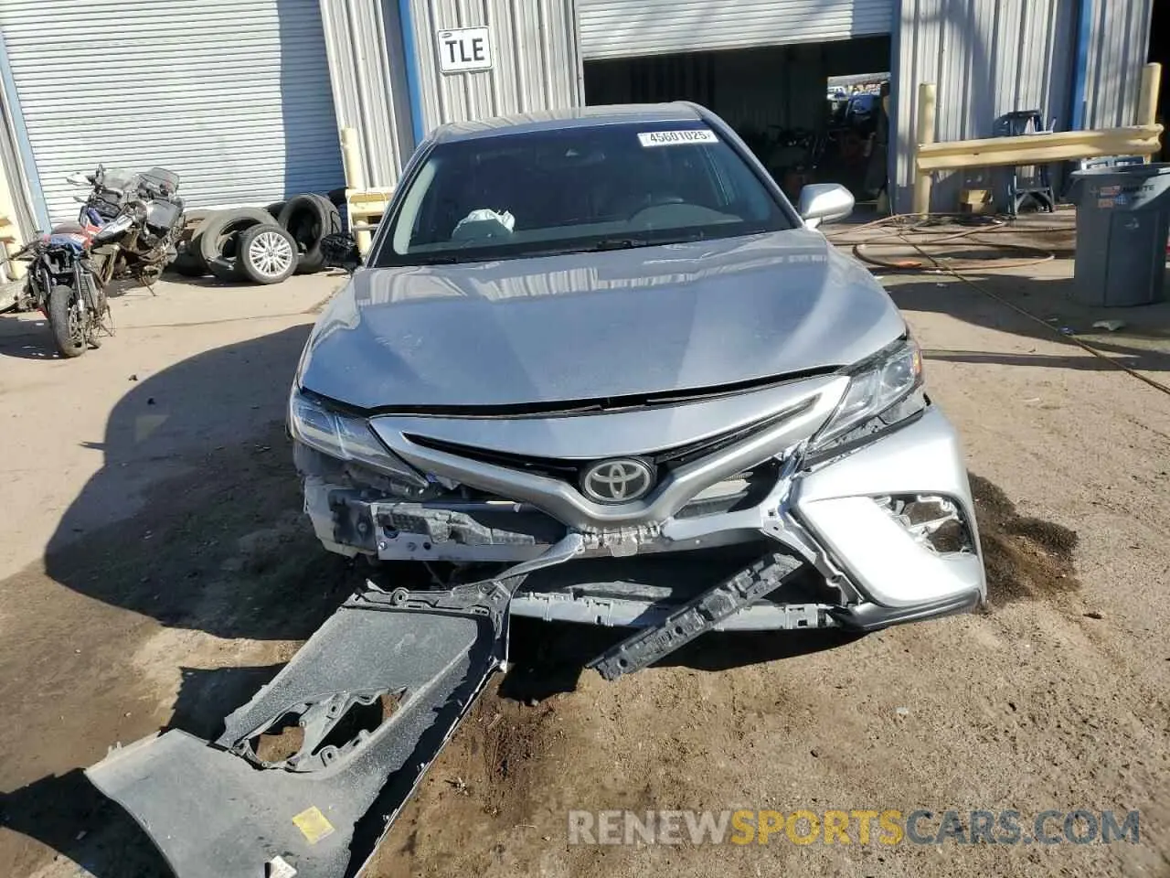 5 fotografías del automóvil dañado 4T1B11HK7KU216677 TOYOTA CAMRY 2019