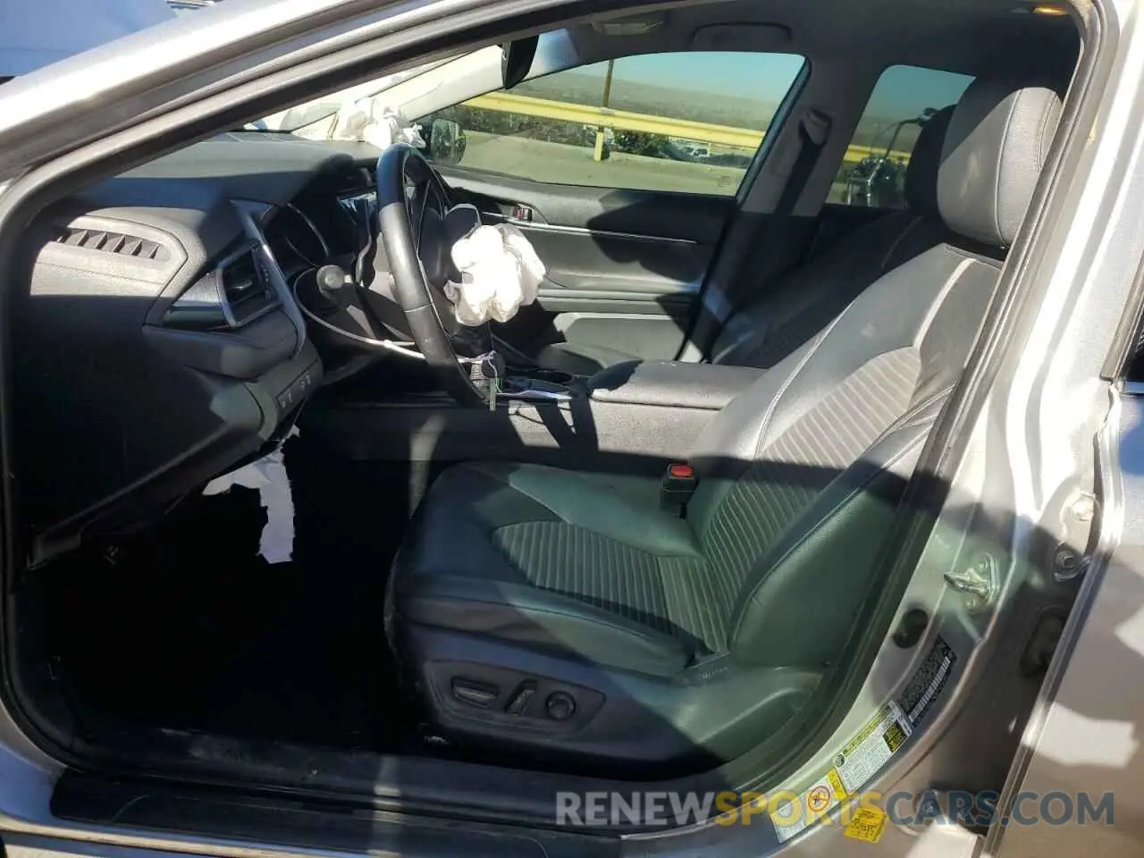 7 fotografías del automóvil dañado 4T1B11HK7KU216677 TOYOTA CAMRY 2019