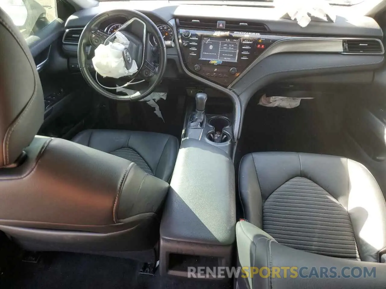 8 fotografías del automóvil dañado 4T1B11HK7KU216677 TOYOTA CAMRY 2019