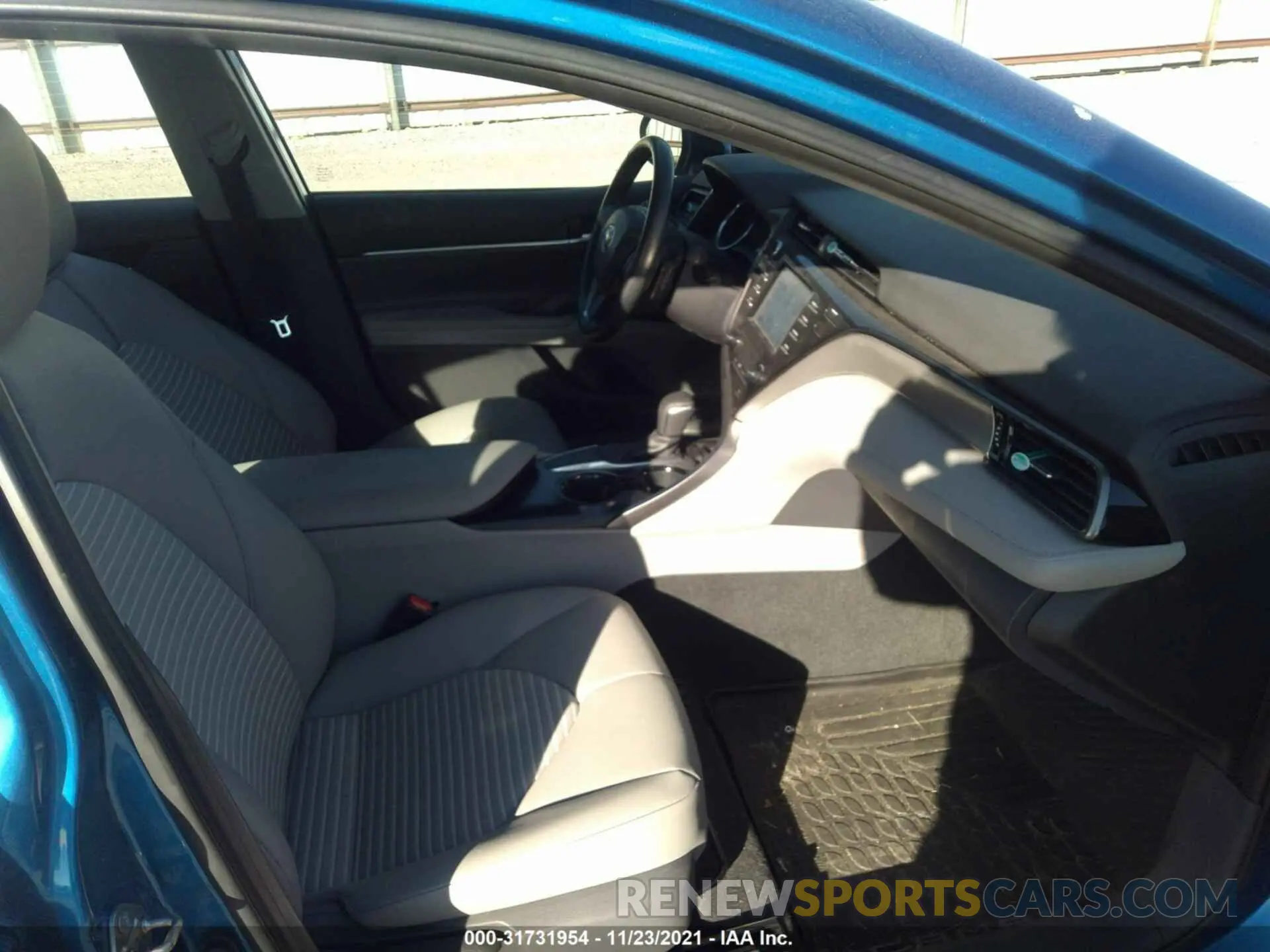5 fotografías del automóvil dañado 4T1B11HK7KU219191 TOYOTA CAMRY 2019