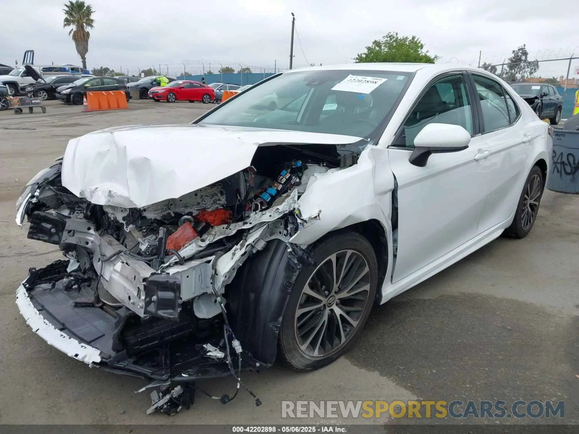 2 fotografías del automóvil dañado 4T1B11HK7KU223113 TOYOTA CAMRY 2019