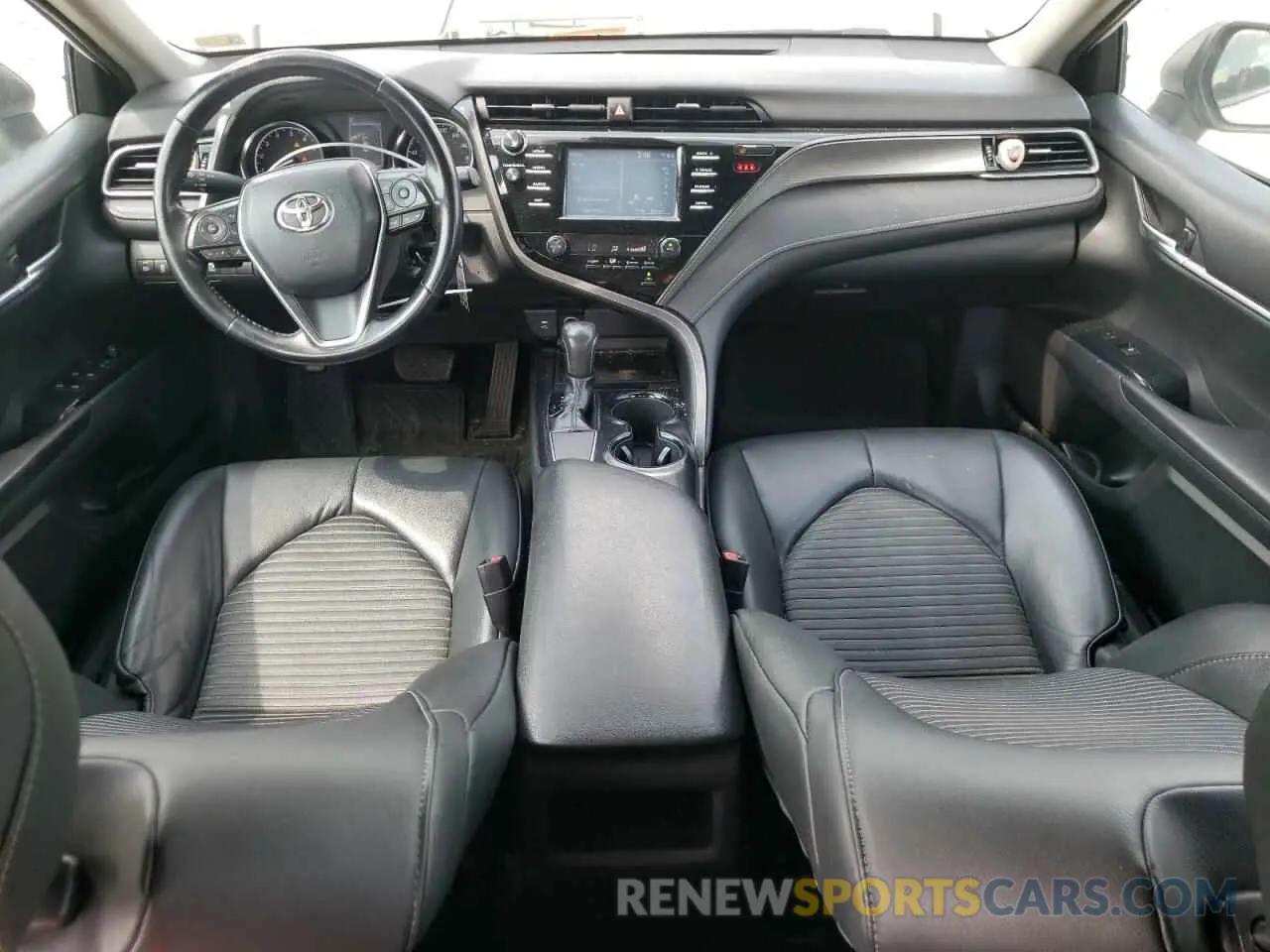 8 fotografías del automóvil dañado 4T1B11HK7KU233673 TOYOTA CAMRY 2019