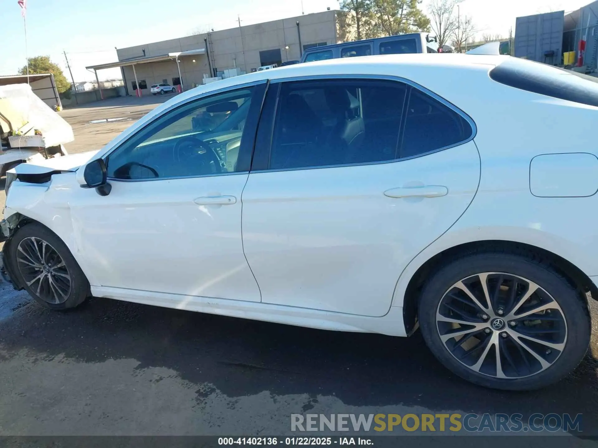14 fotografías del automóvil dañado 4T1B11HK7KU239473 TOYOTA CAMRY 2019