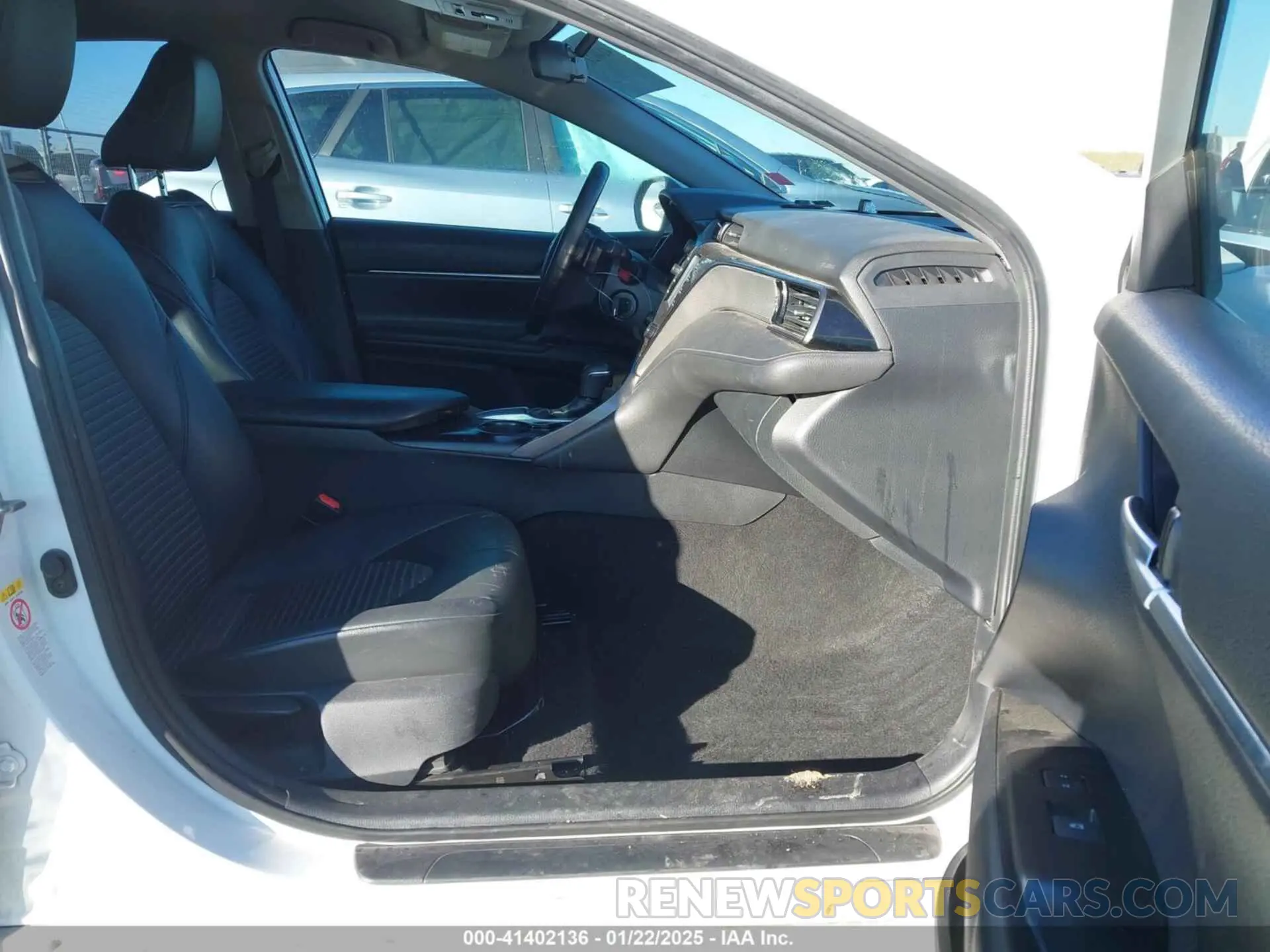 5 fotografías del automóvil dañado 4T1B11HK7KU239473 TOYOTA CAMRY 2019