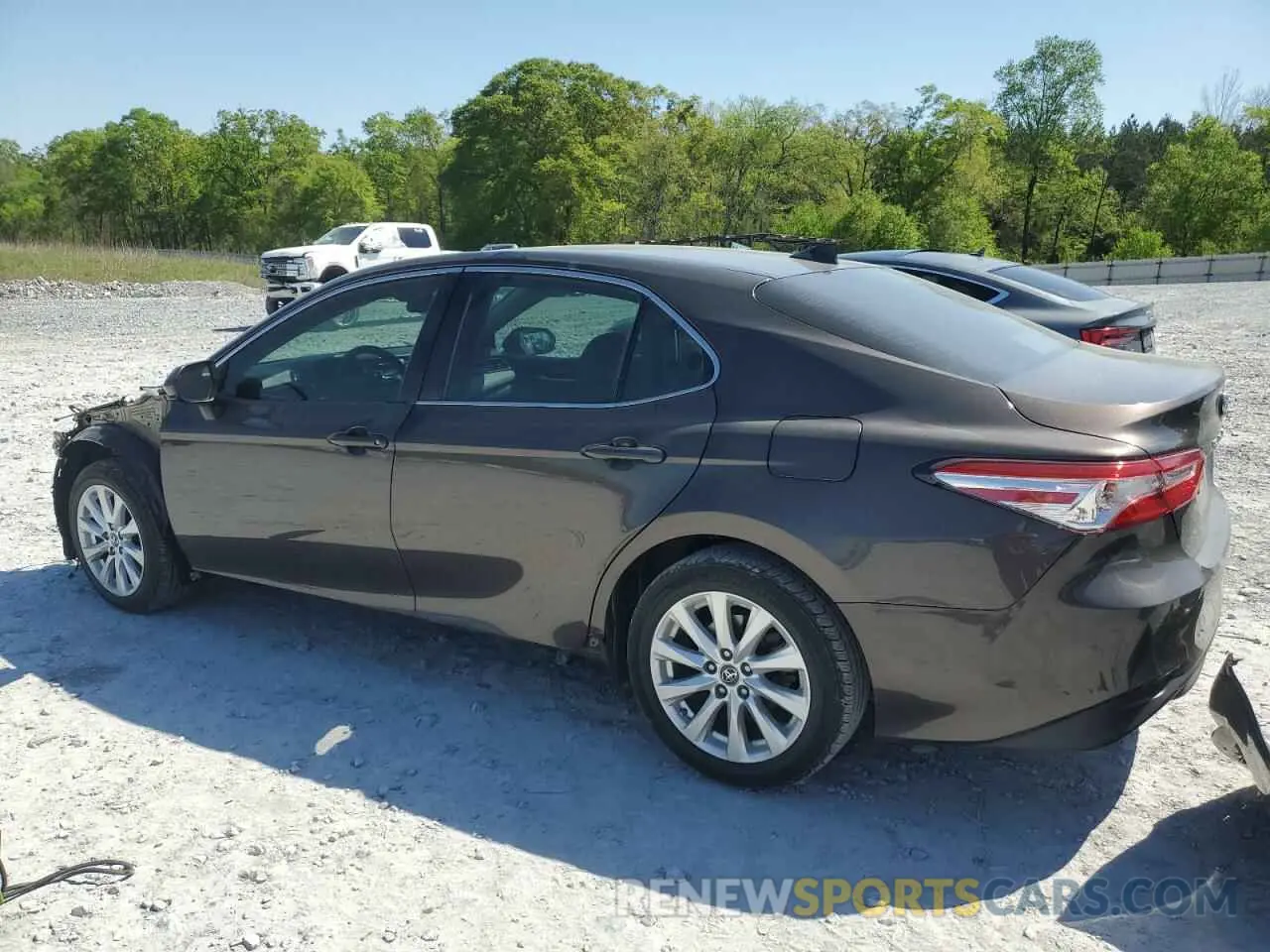 2 fotografías del automóvil dañado 4T1B11HK7KU251347 TOYOTA CAMRY 2019