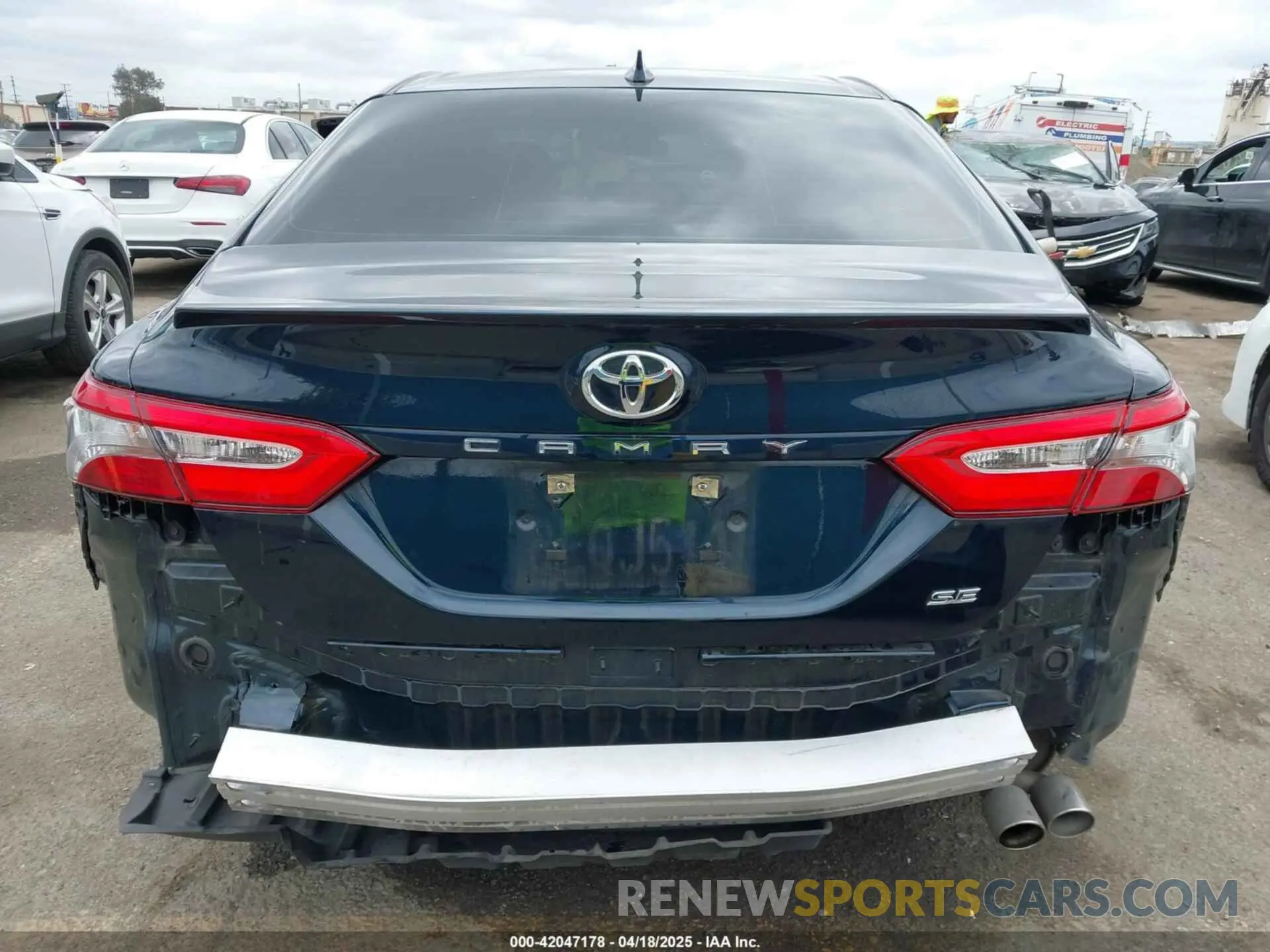 17 fotografías del automóvil dañado 4T1B11HK7KU282596 TOYOTA CAMRY 2019