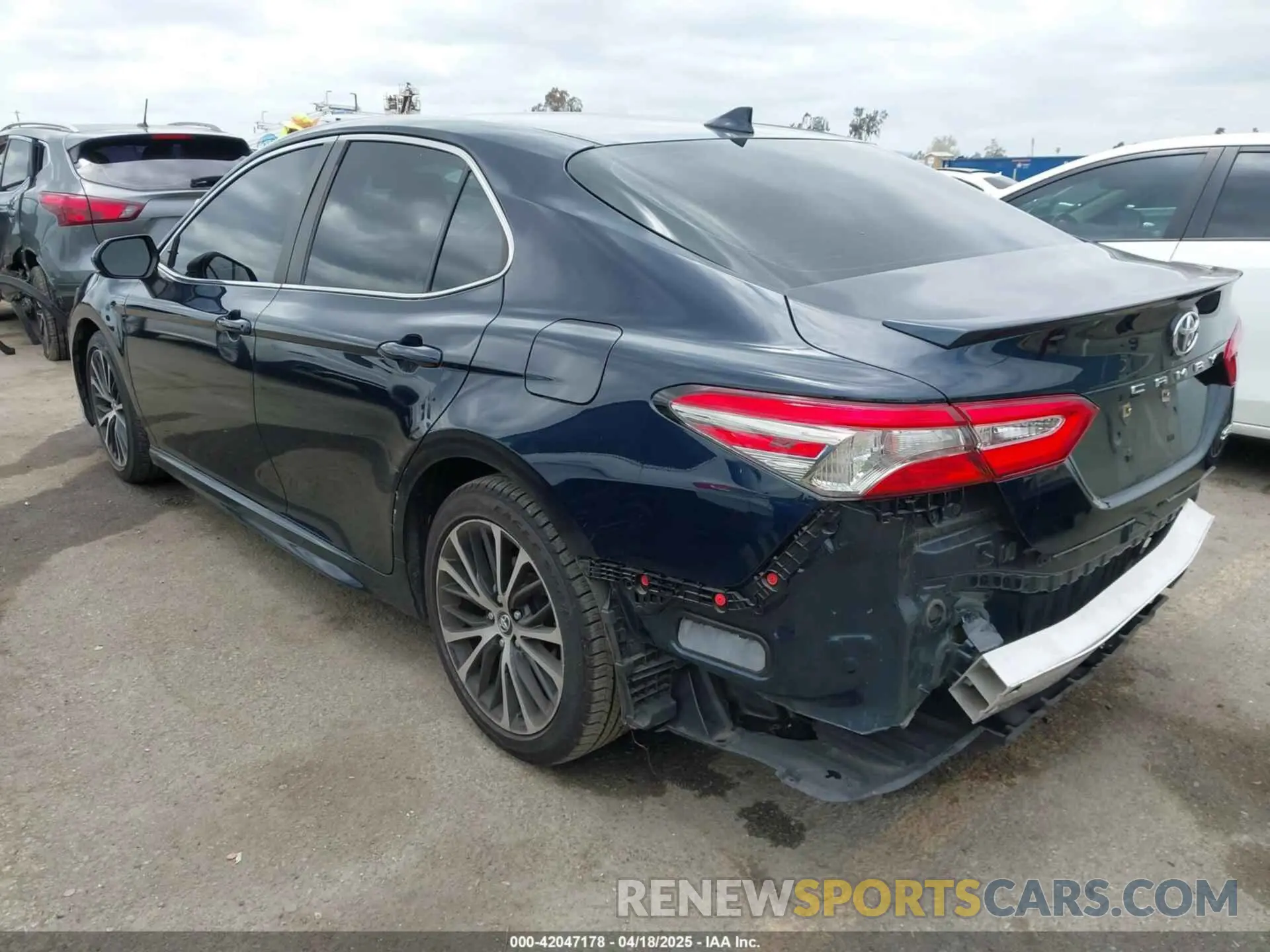 3 fotografías del automóvil dañado 4T1B11HK7KU282596 TOYOTA CAMRY 2019