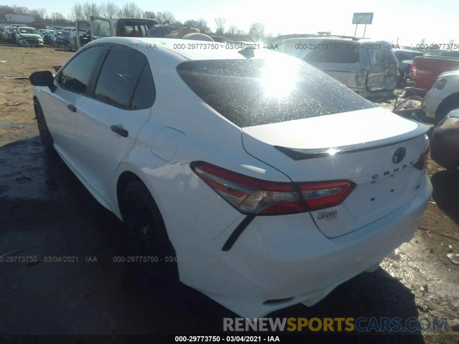 3 fotografías del automóvil dañado 4T1B11HK7KU285465 TOYOTA CAMRY 2019