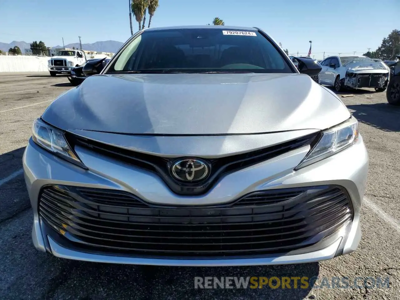 5 fotografías del automóvil dañado 4T1B11HK7KU286678 TOYOTA CAMRY 2019