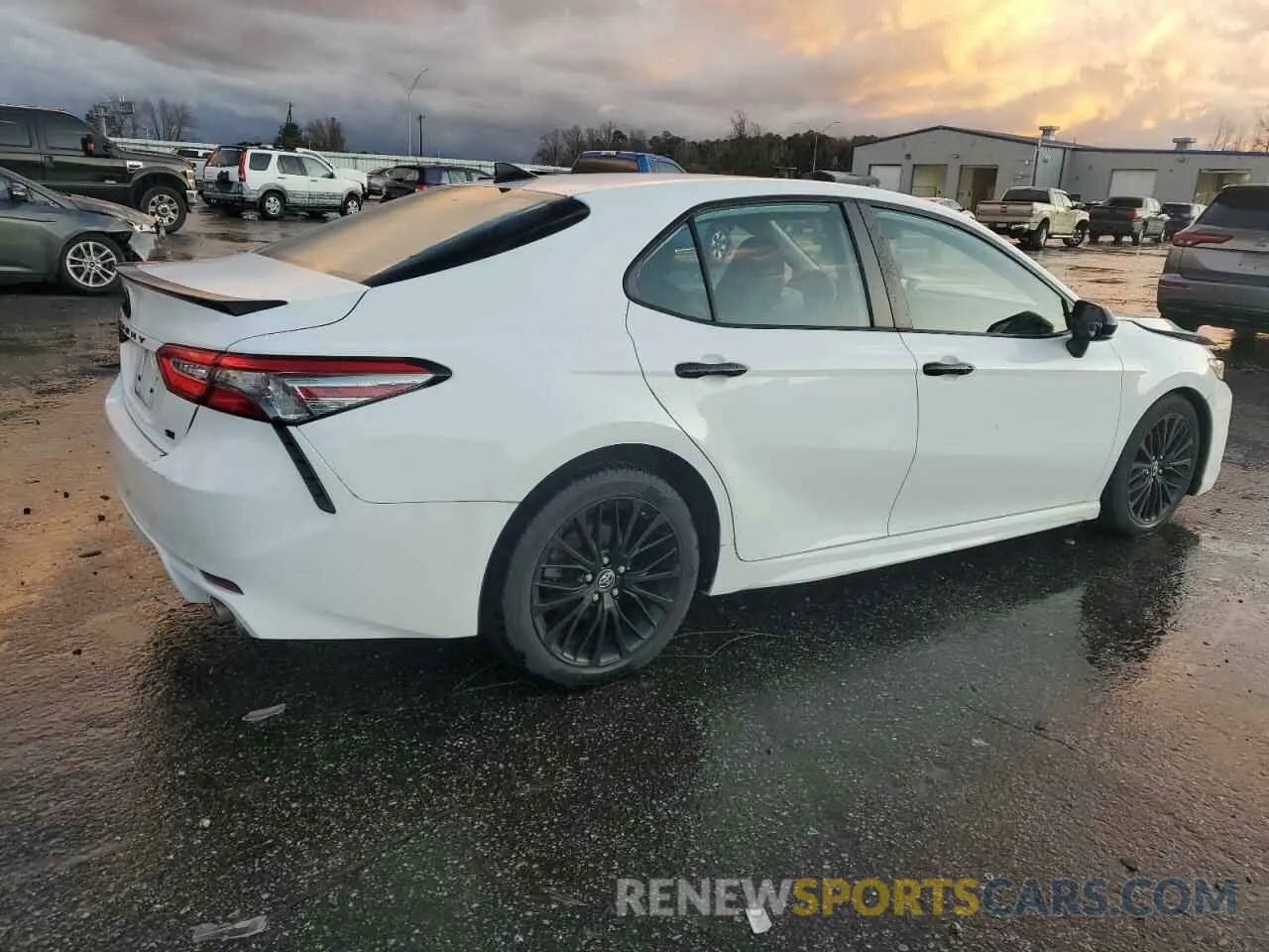 3 fotografías del automóvil dañado 4T1B11HK7KU297647 TOYOTA CAMRY 2019