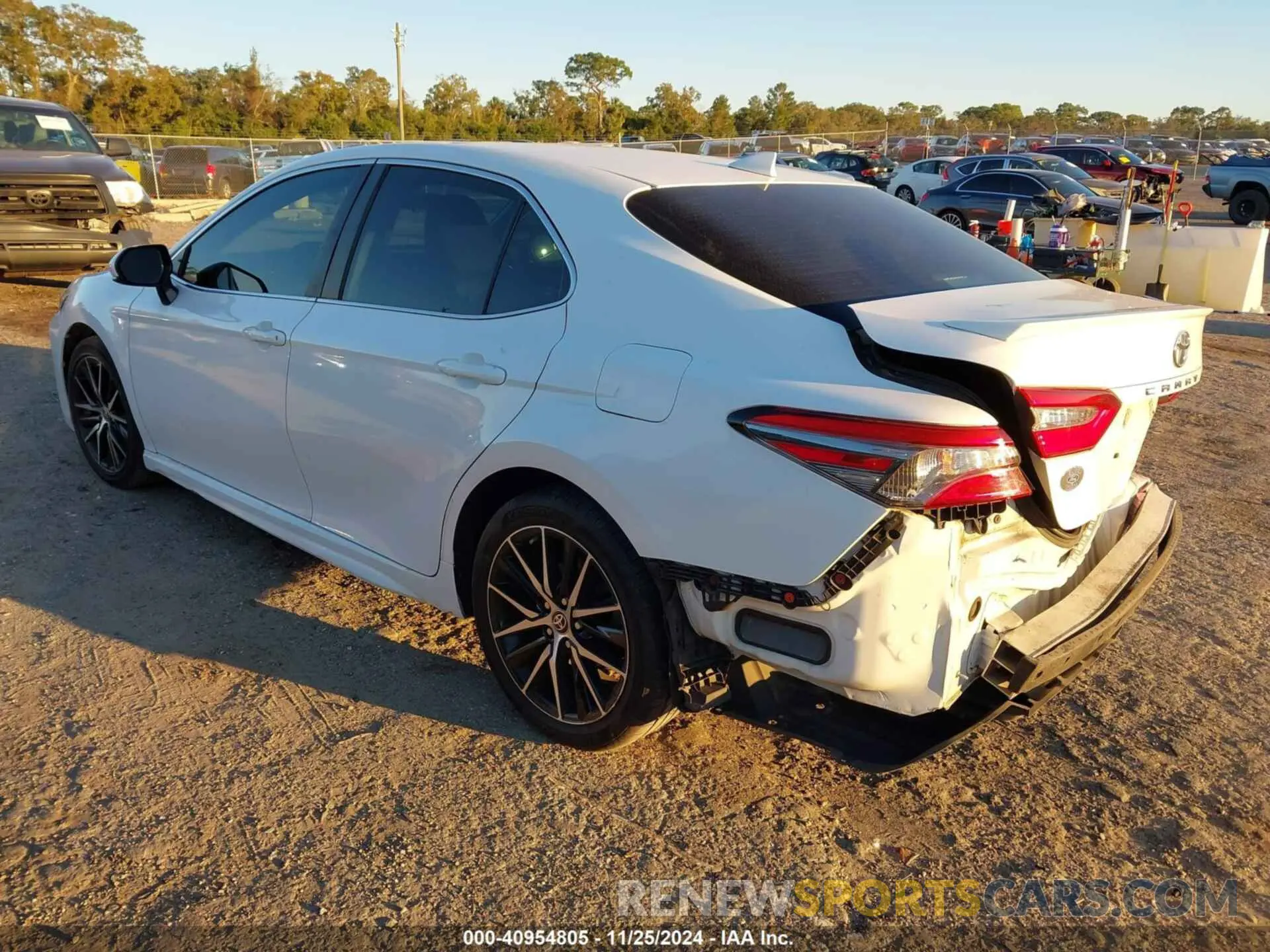 3 fotografías del automóvil dañado 4T1B11HK7KU685459 TOYOTA CAMRY 2019