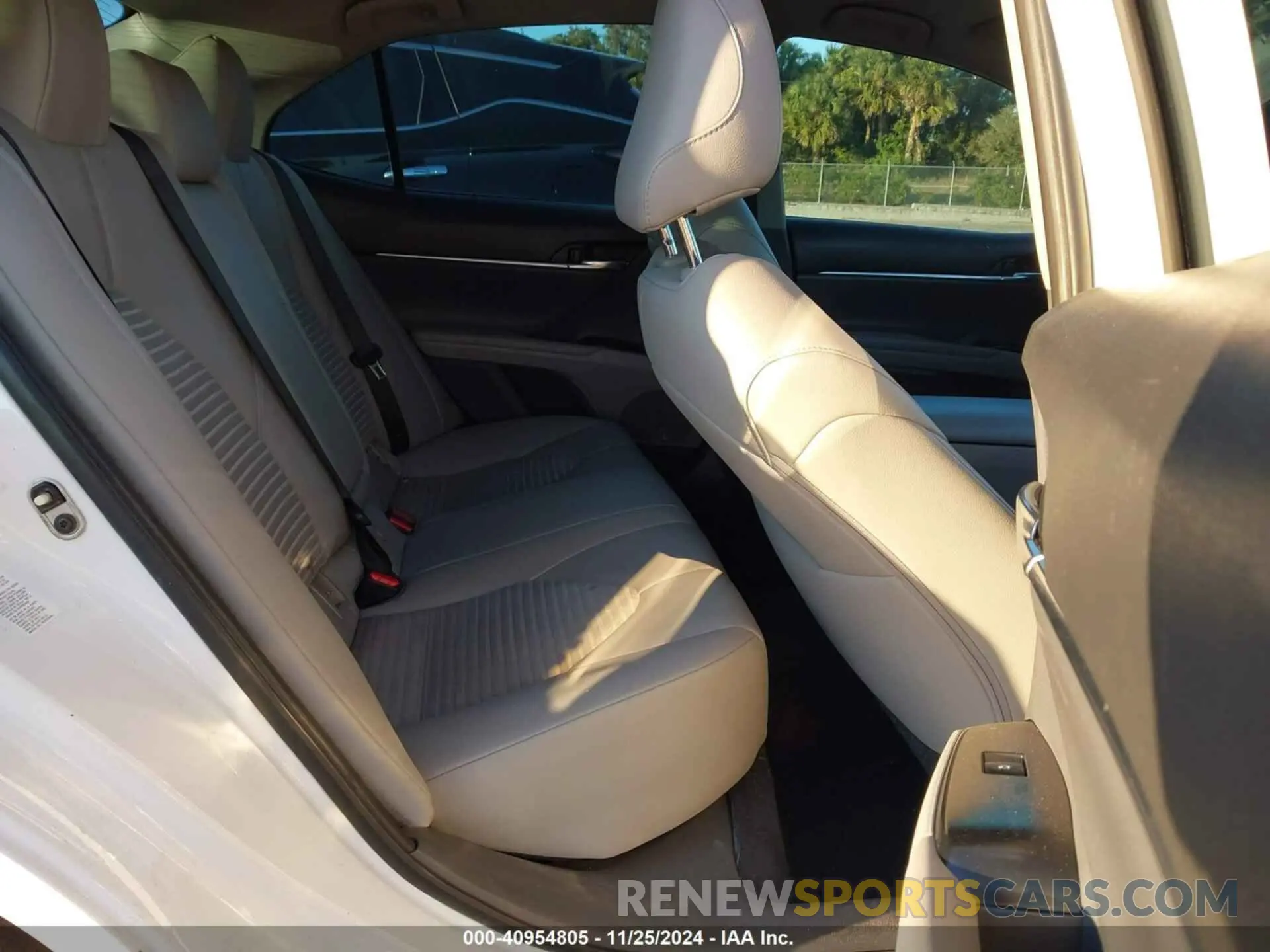 8 fotografías del automóvil dañado 4T1B11HK7KU685459 TOYOTA CAMRY 2019