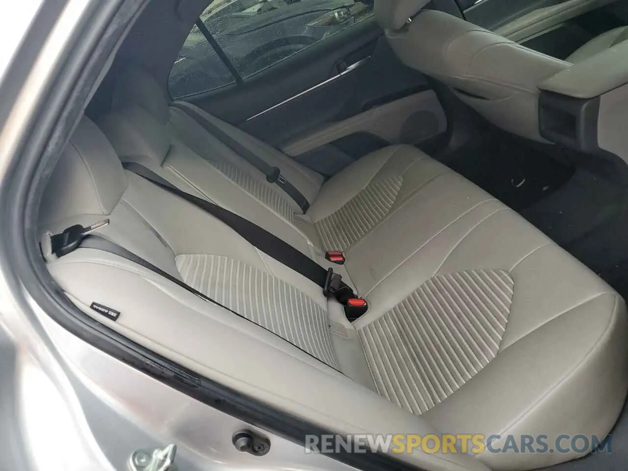 10 fotografías del automóvil dañado 4T1B11HK7KU685624 TOYOTA CAMRY 2019