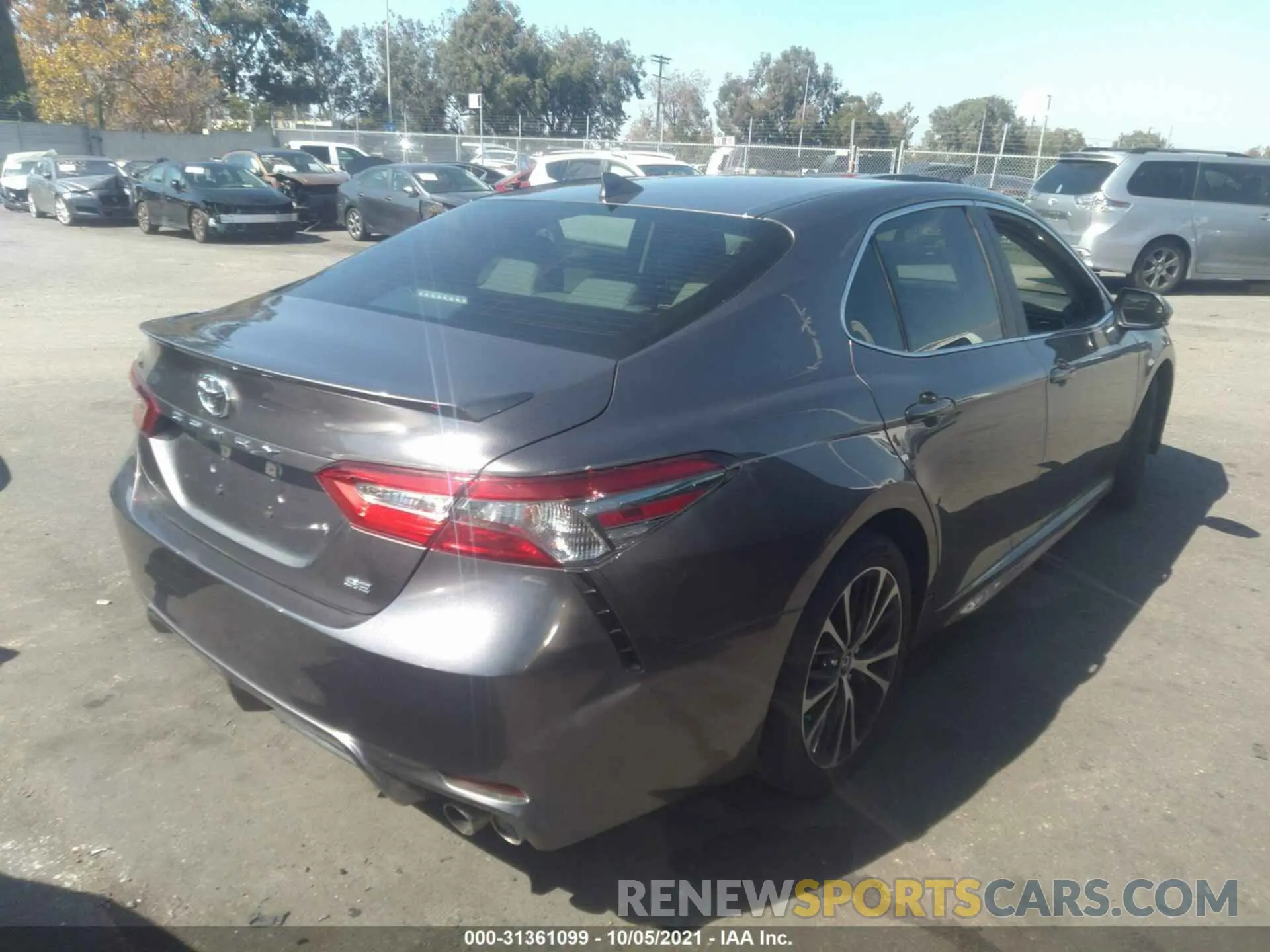 4 fotografías del automóvil dañado 4T1B11HK7KU685932 TOYOTA CAMRY 2019