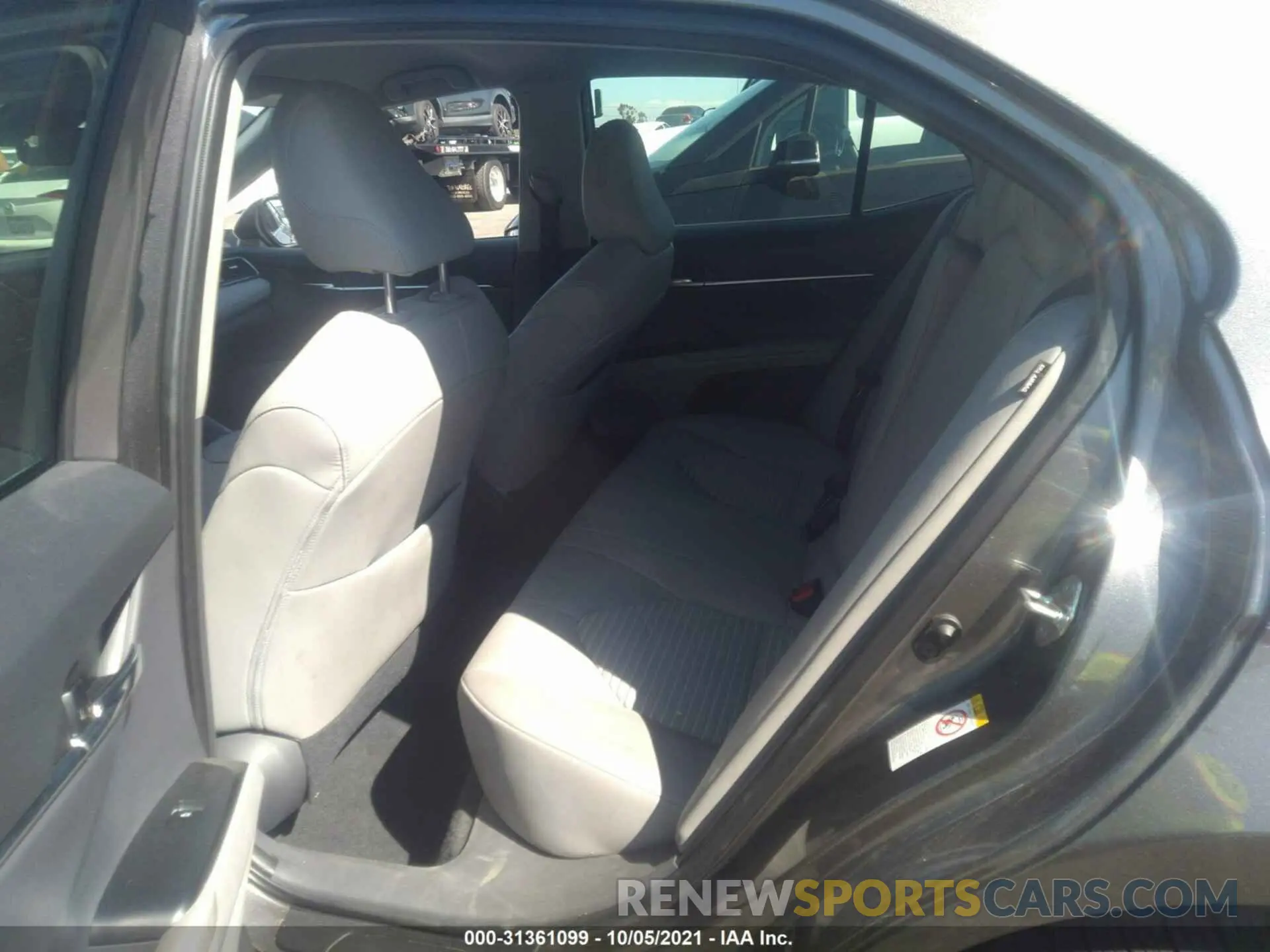8 fotografías del automóvil dañado 4T1B11HK7KU685932 TOYOTA CAMRY 2019