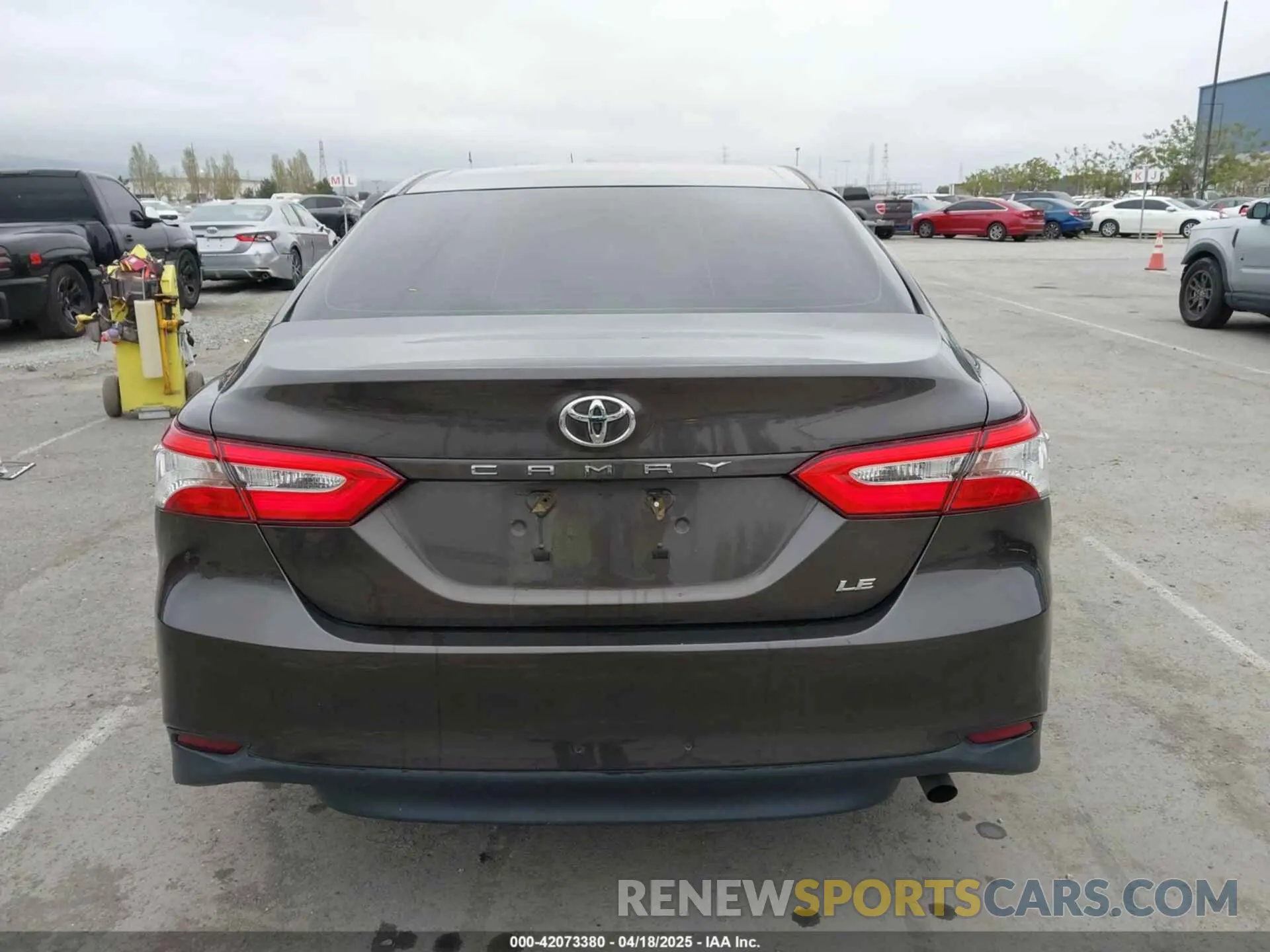 16 fotografías del automóvil dañado 4T1B11HK7KU702244 TOYOTA CAMRY 2019