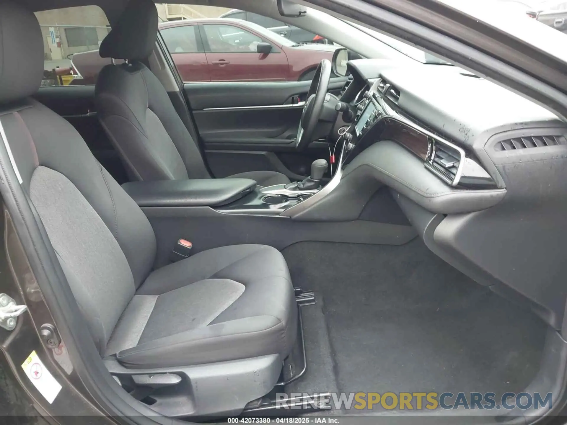 5 fotografías del automóvil dañado 4T1B11HK7KU702244 TOYOTA CAMRY 2019