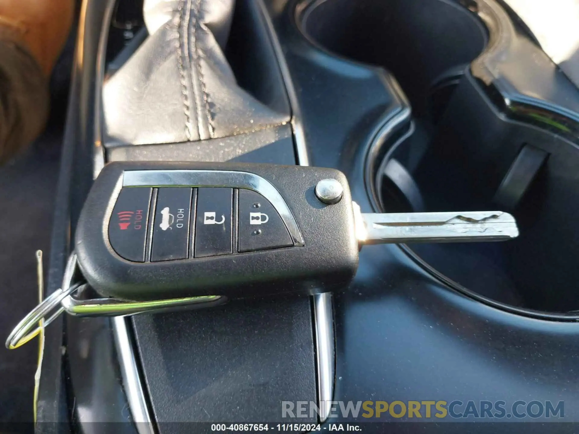 11 fotografías del automóvil dañado 4T1B11HK7KU702857 TOYOTA CAMRY 2019
