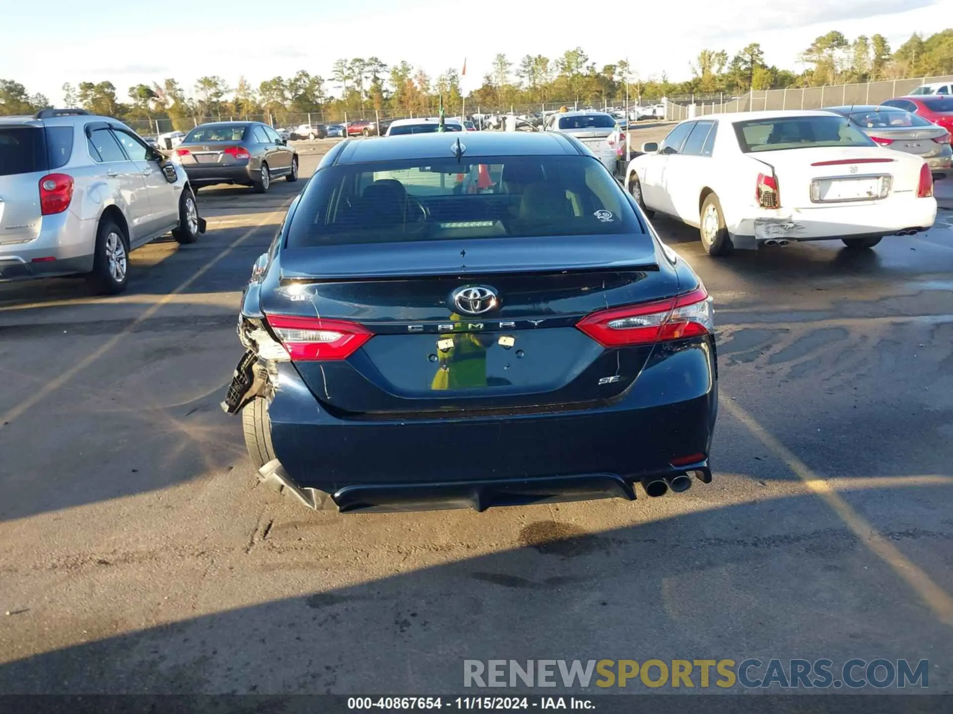 16 fotografías del automóvil dañado 4T1B11HK7KU702857 TOYOTA CAMRY 2019
